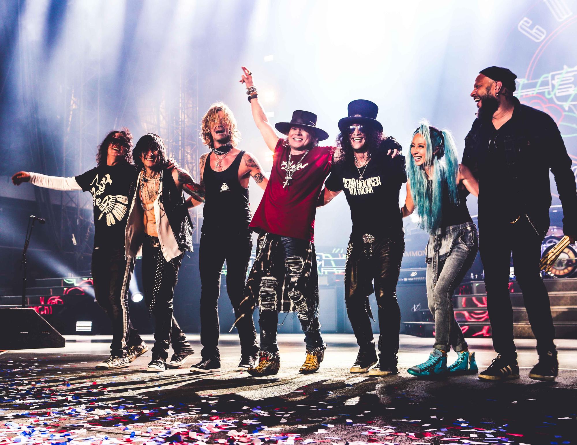 經典搖滾天團「槍與玫瑰」(GUNS N’ ROSES)即將再度來台開唱,11月17日創始團員將站上桃園國際棒球場舉辦演唱會。(Live Nation理想國提供)