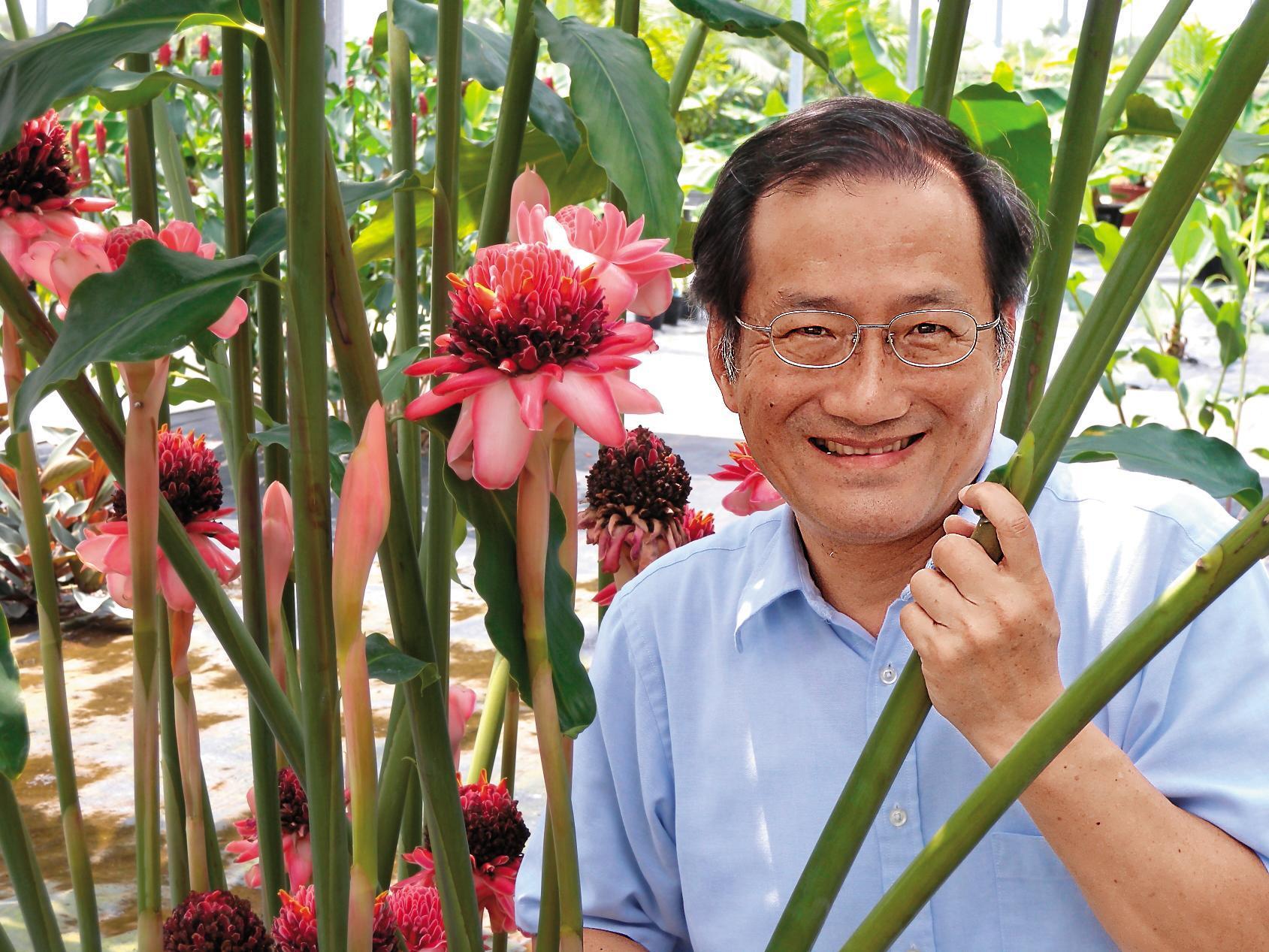 2007年,李家維鼓吹好友辜成允成立「辜嚴倬雲植物保種中心」,擔任執行長的他,每週南下1至2次指揮調度,目前多項熱帶與亞熱帶植物的館藏已有小成。(李家維提供)