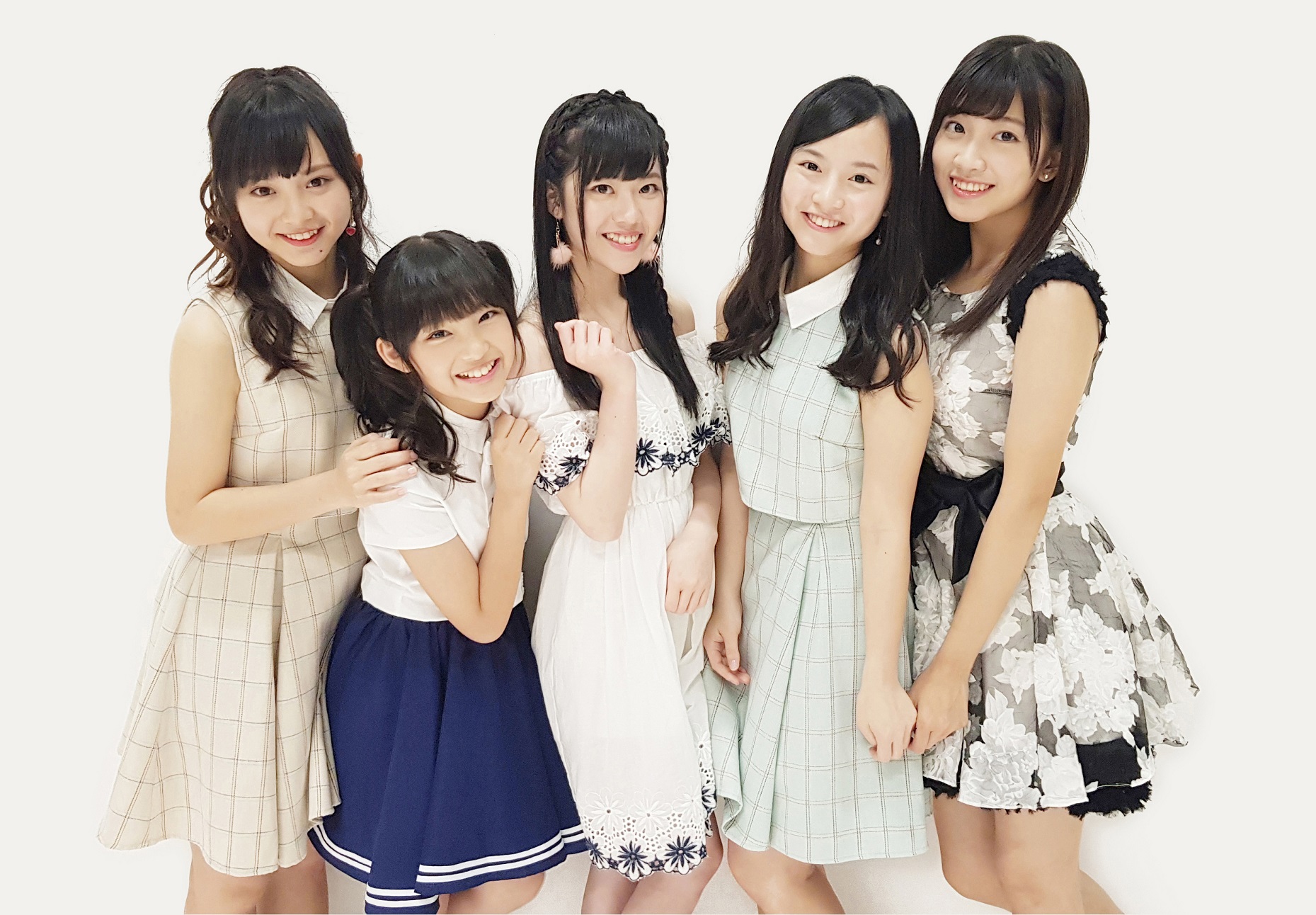 總選舉海報拍攝當日合照。(由左到右:陳詩雅、本田柚萱、邱品涵、陳詩媛、冼迪琦)(TPE48 Entertainment提供)