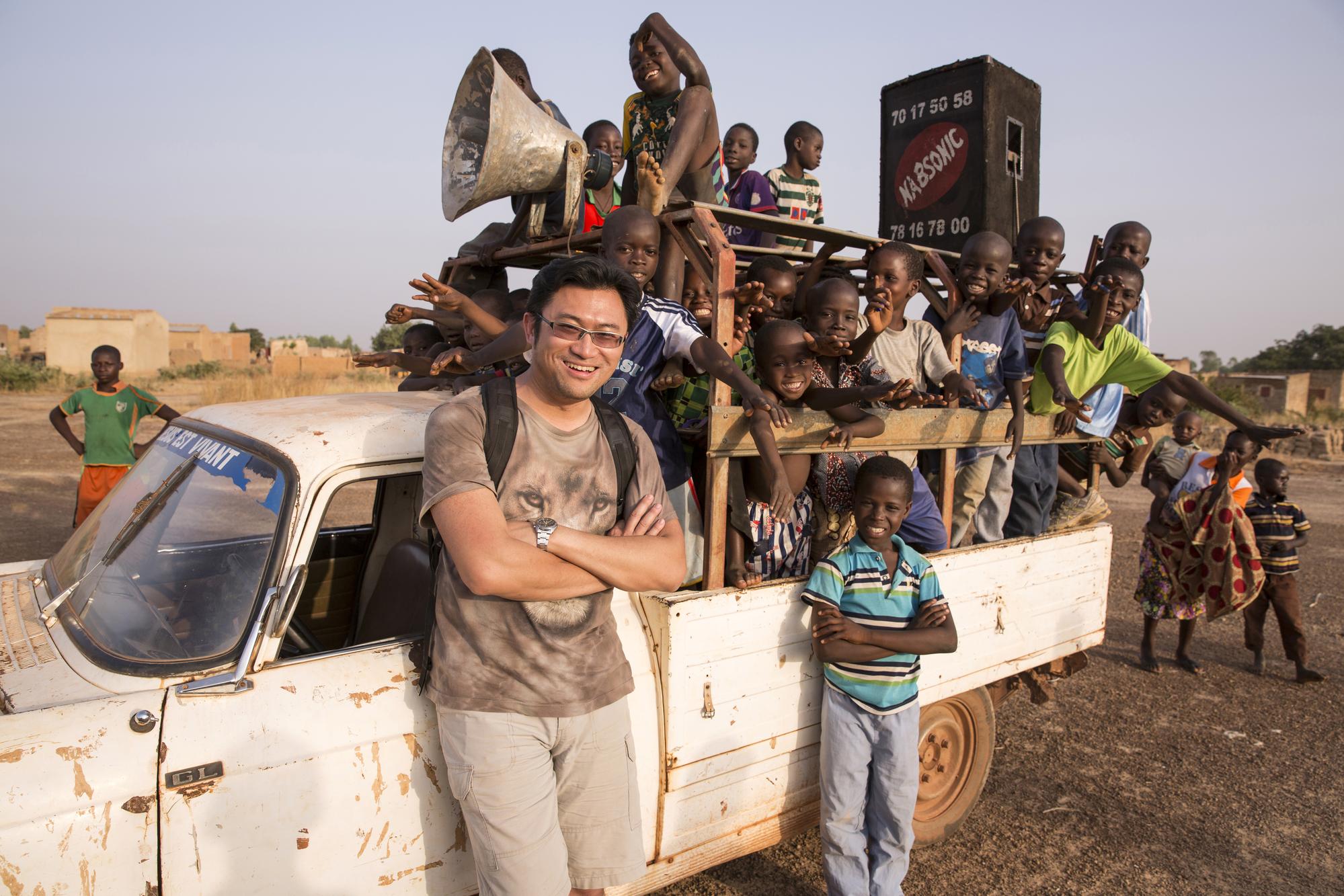 連加恩在西非創立的孤兒院「霖恩小學」正計畫要擴大舉辦，增設中學部，台布斷交恐影響後續計畫。