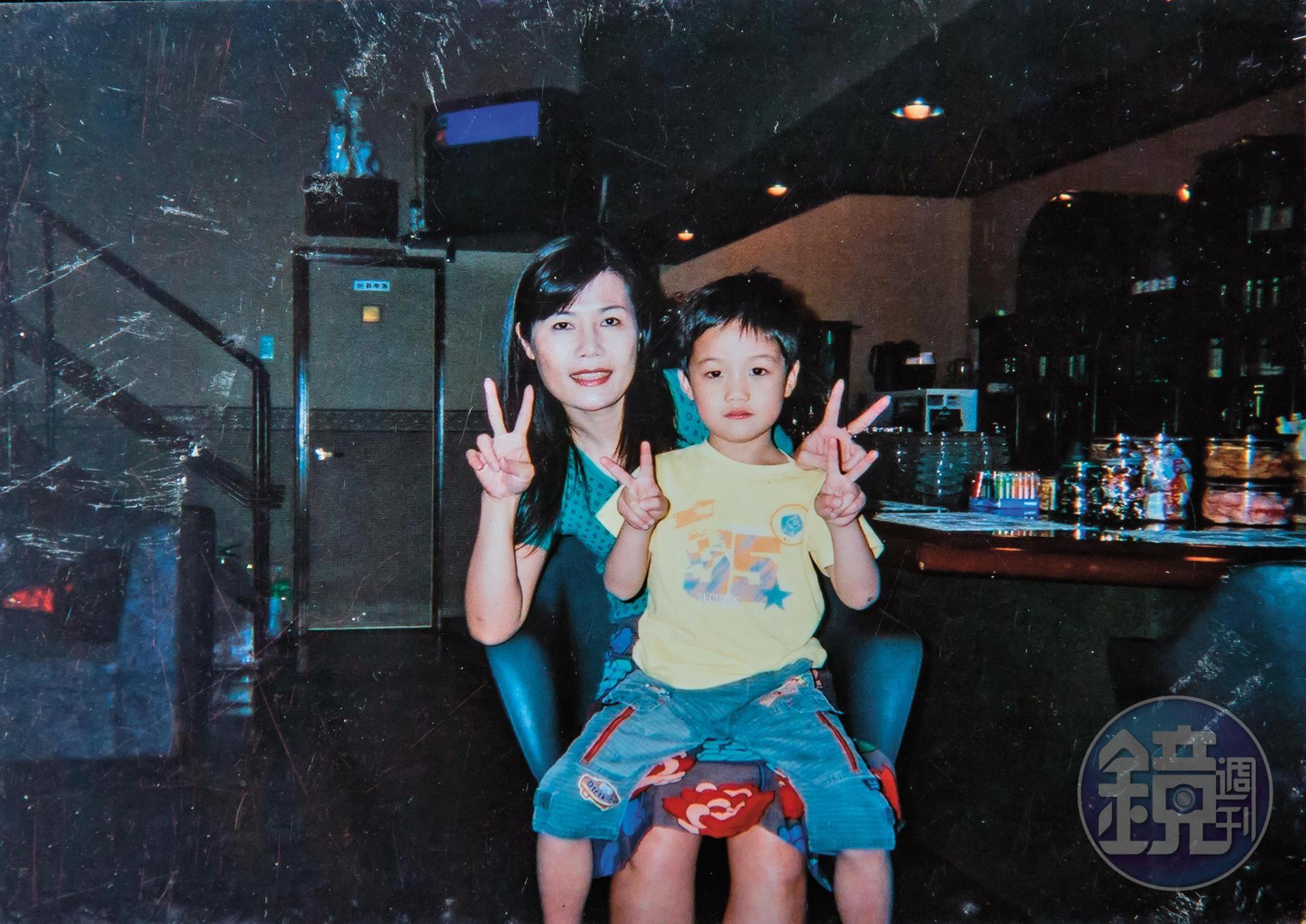 父母離婚3次，蘇友謙大多跟著媽媽生活，母子感情特別好。（蘇友謙提供）
