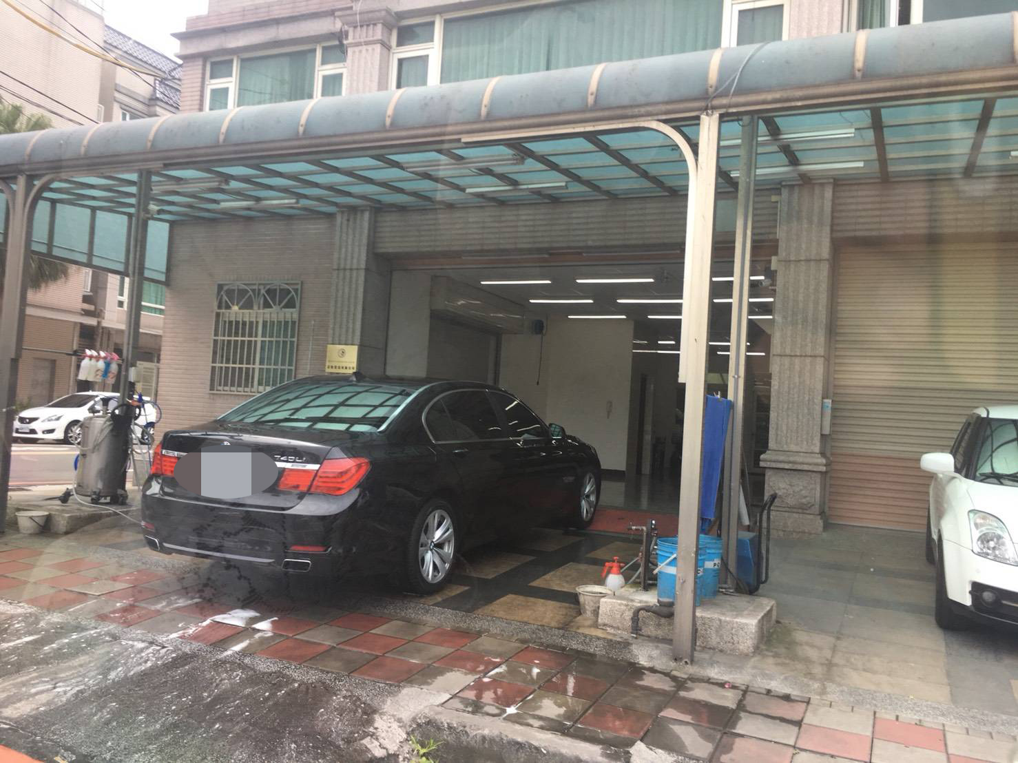 賴嫌洗車場每天只重複洗BMW轎車。（刑事局提供）