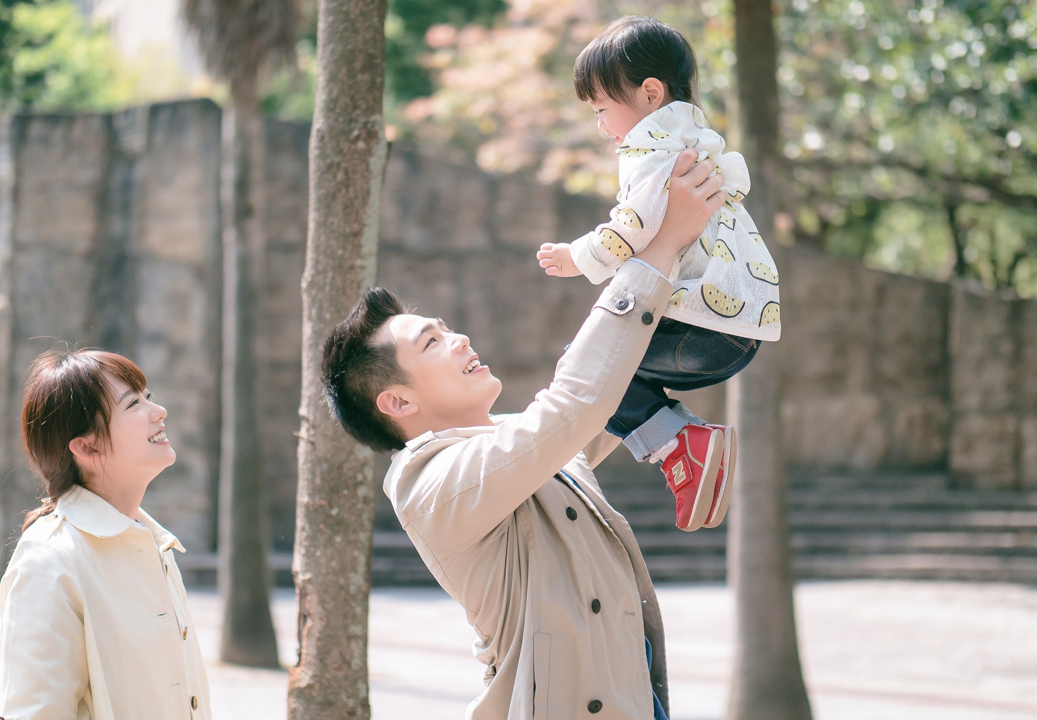 利晴天很得小女孩的緣，讓「孩子王」孟耿如當場被比下去。（東森提供）