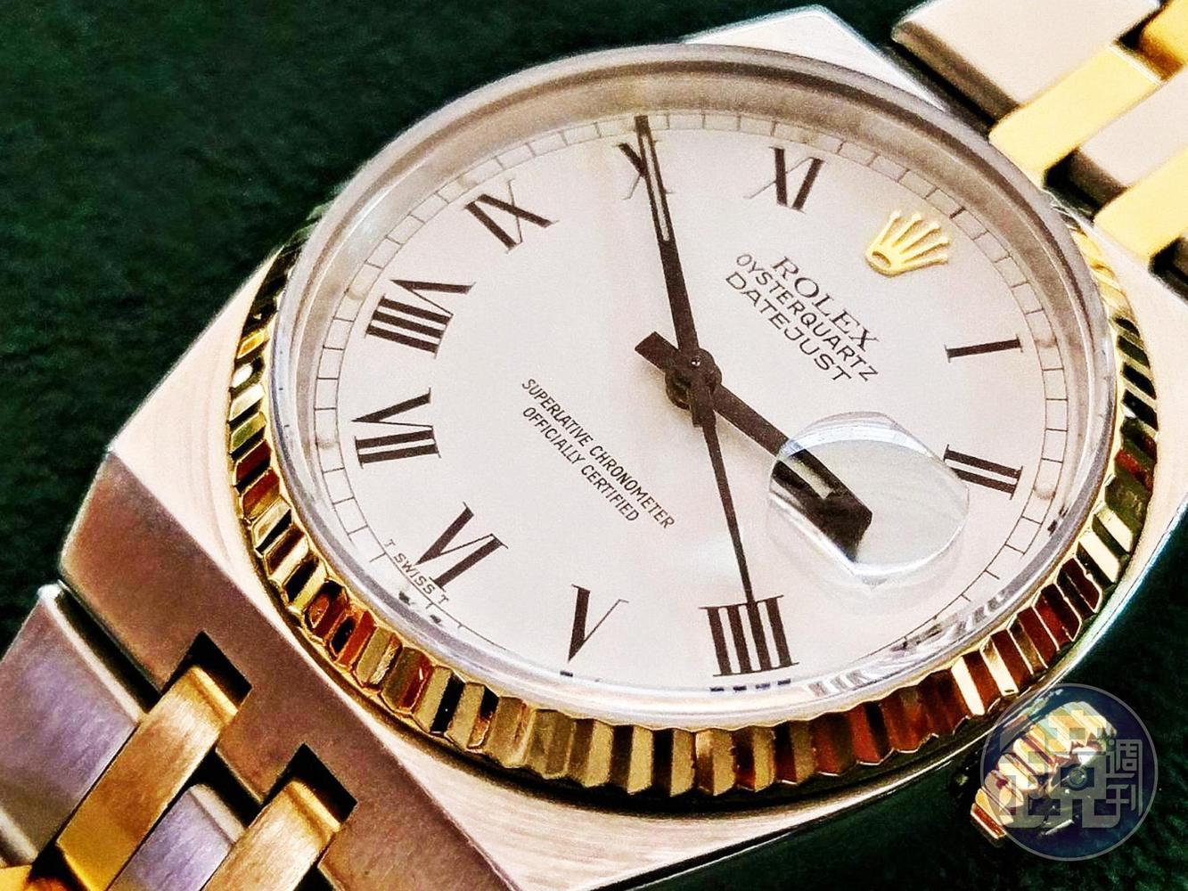 筆者手上另款Oysterquartz Datejust Ref.17013日誌型石英錶，搭配停產的印刷羅馬面，採不鏽鋼搭配18K金材質，目前價值約8～10萬元。值得注意的是Oysterquartz之面盤與一般蠔式款(Datejust或Day-Date)因固定腳位不同，故無法共用，購入時需特別注意12點鐘方下方是否有Oysterquartz字樣，若無則可能是翻寫面或以一般蠔式錶款的面盤剪斷固定腳後充數，藏家不可不慎。