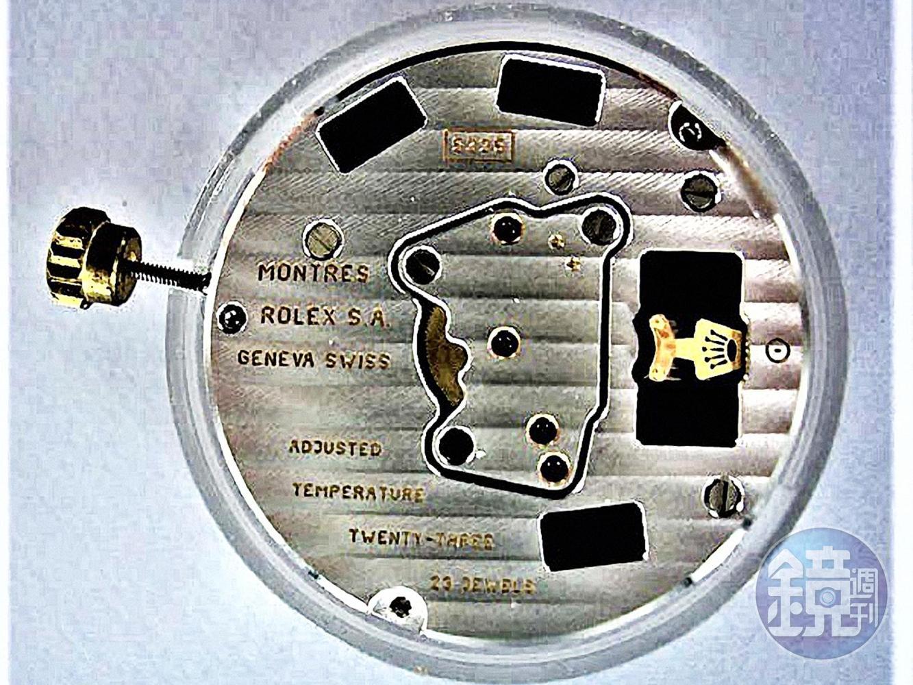  ROLEX曾在80年代開發出Cal.5335(Datejust日期)與5355（Day-Date星期日誌）兩枚新世代石英機芯準備取代過去的Cal.5035／5055，新版具有萬年曆功能，只可惜從未量產。2004年，安提古倫曾拍賣一只原本應該裝配Cal.5035機芯的Oysterquartz Datejust Ref.17014，沒想到一開蓋竟是從未上市的Cal.5335機芯！