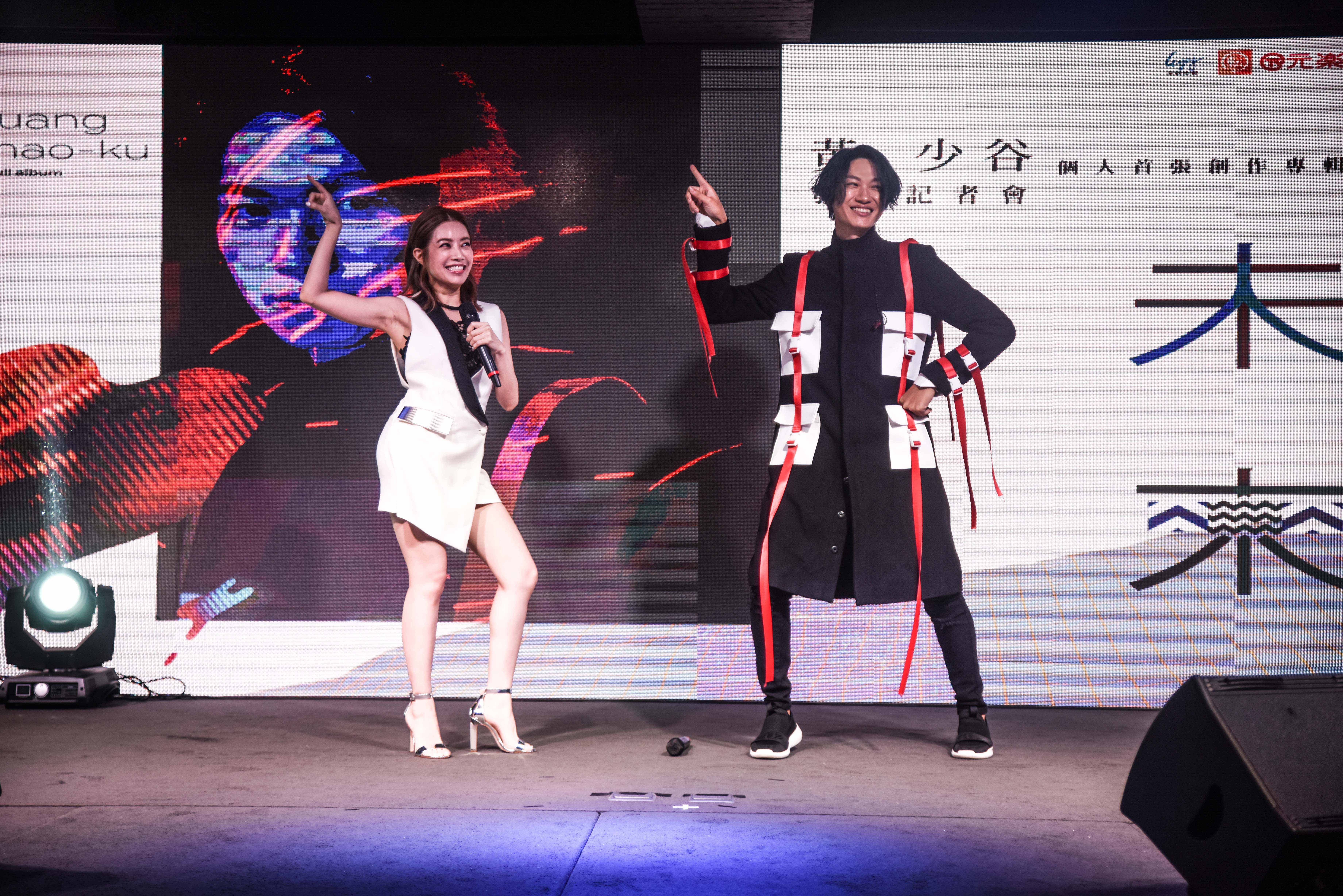 徐懷鈺曾讓少男為之瘋狂，多年後不少人已經進入演藝圈，像是邱勝翊、黃少谷，都曾在活動或記者會請到當年女神當嘉賓。 (喜歡音樂提供)