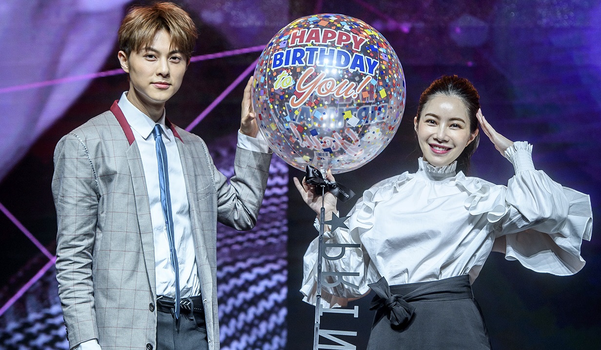 徐懷鈺曾讓少男為之瘋狂,多年後不少人已經進入演藝圈,像是邱勝翊、黃少谷,都曾在活動或記者會請到當年女神當嘉賓。 (華研音樂提供)