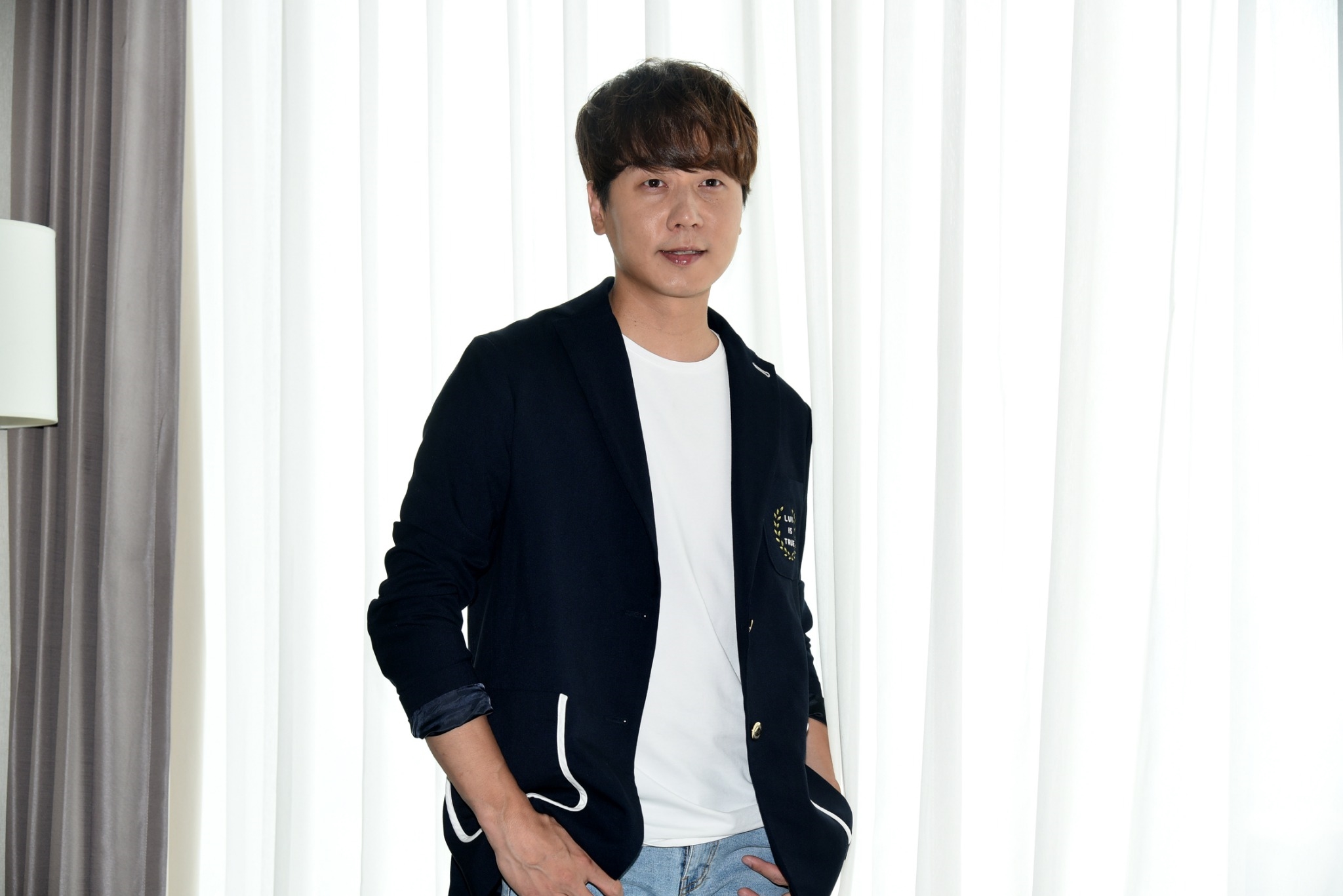 神話成員Andy李先鎬接受媒體聯訪。（紅心字會提供）