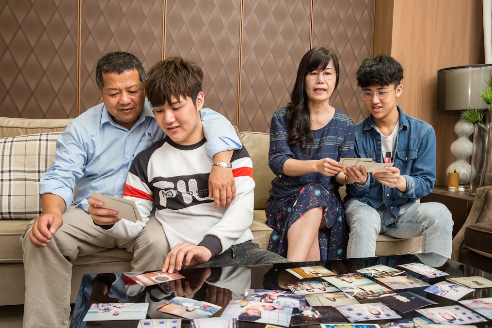 懂得體諒大人的無奈，現在蘇友謙和家人的關係相當緊密。