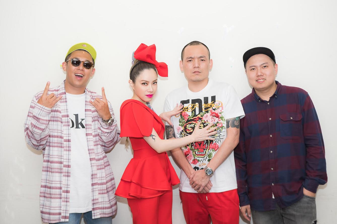 玖壹壹擔任YUKI徐懷鈺演唱會第二場嘉賓，嘴甜讚YUKI出道20年還是很甜美可愛。（寬宏藝術提供）