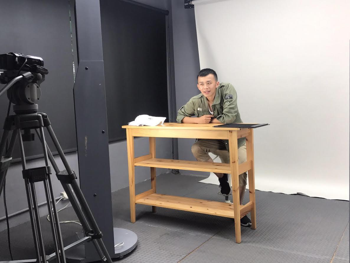 吳政迪即將在6月6日退伍,在軍中他還自編自導了一部話劇,展現編導才華。(經紀人提供)