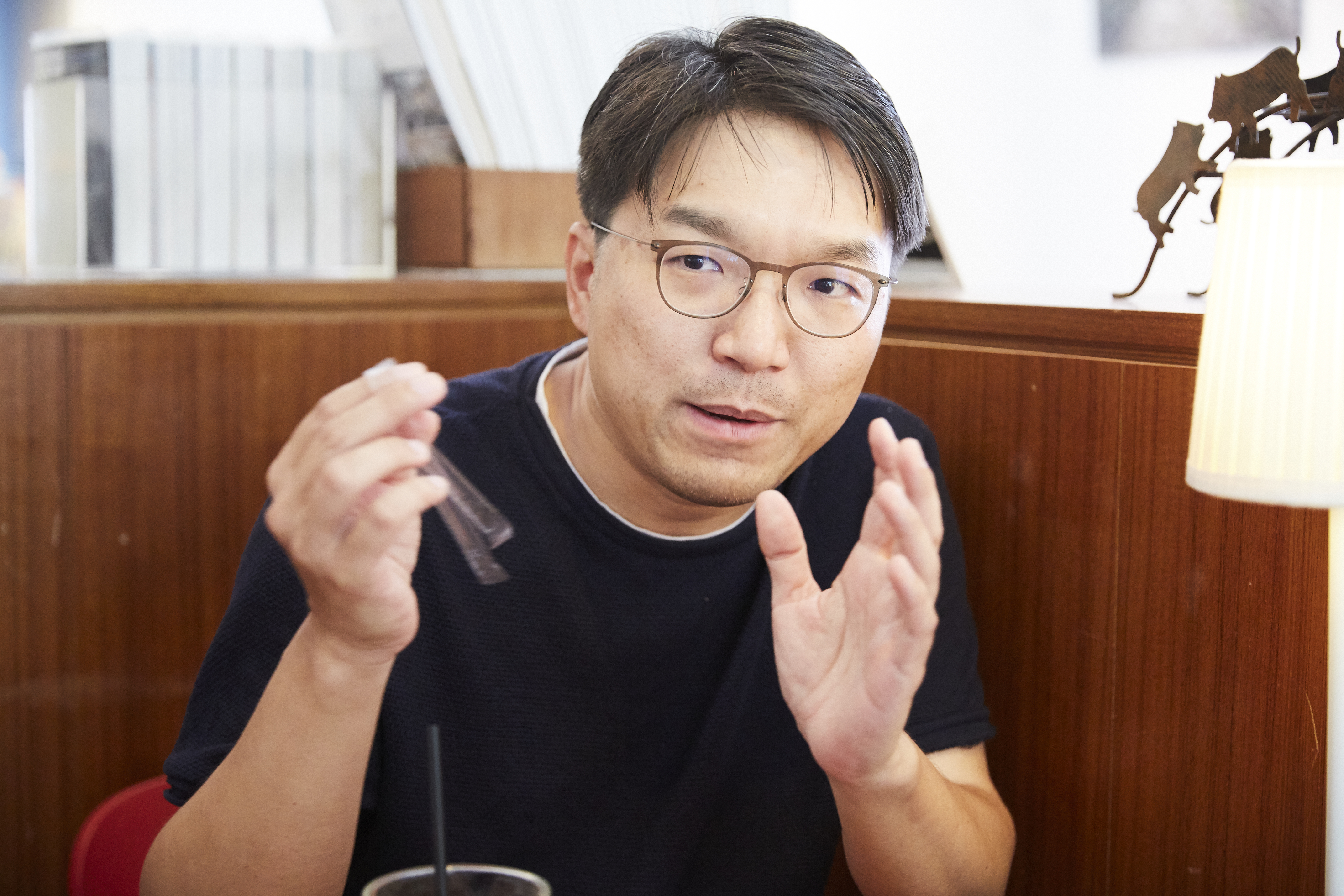 許思維自資完成紀錄片，藉此向手繪藝術及香港海報大師阮大勇致敬。