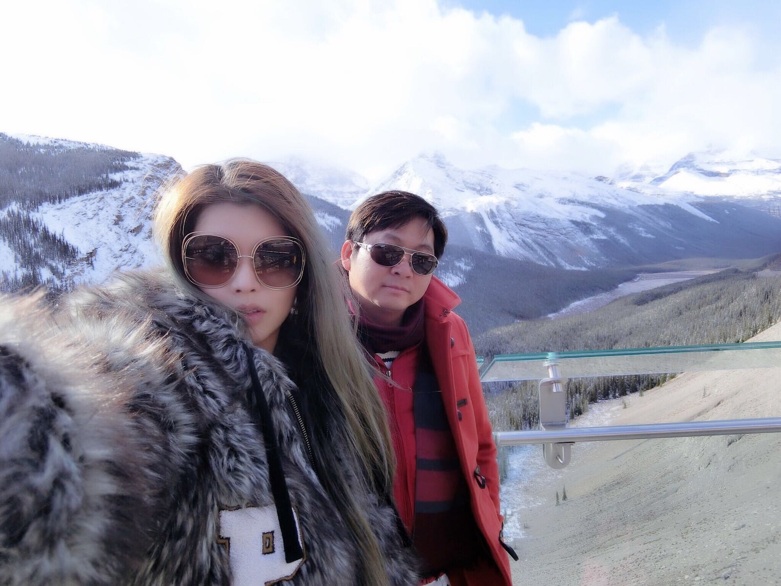 殷琦與男友張仕育交往2年，感情甜蜜。（殷琦提供）