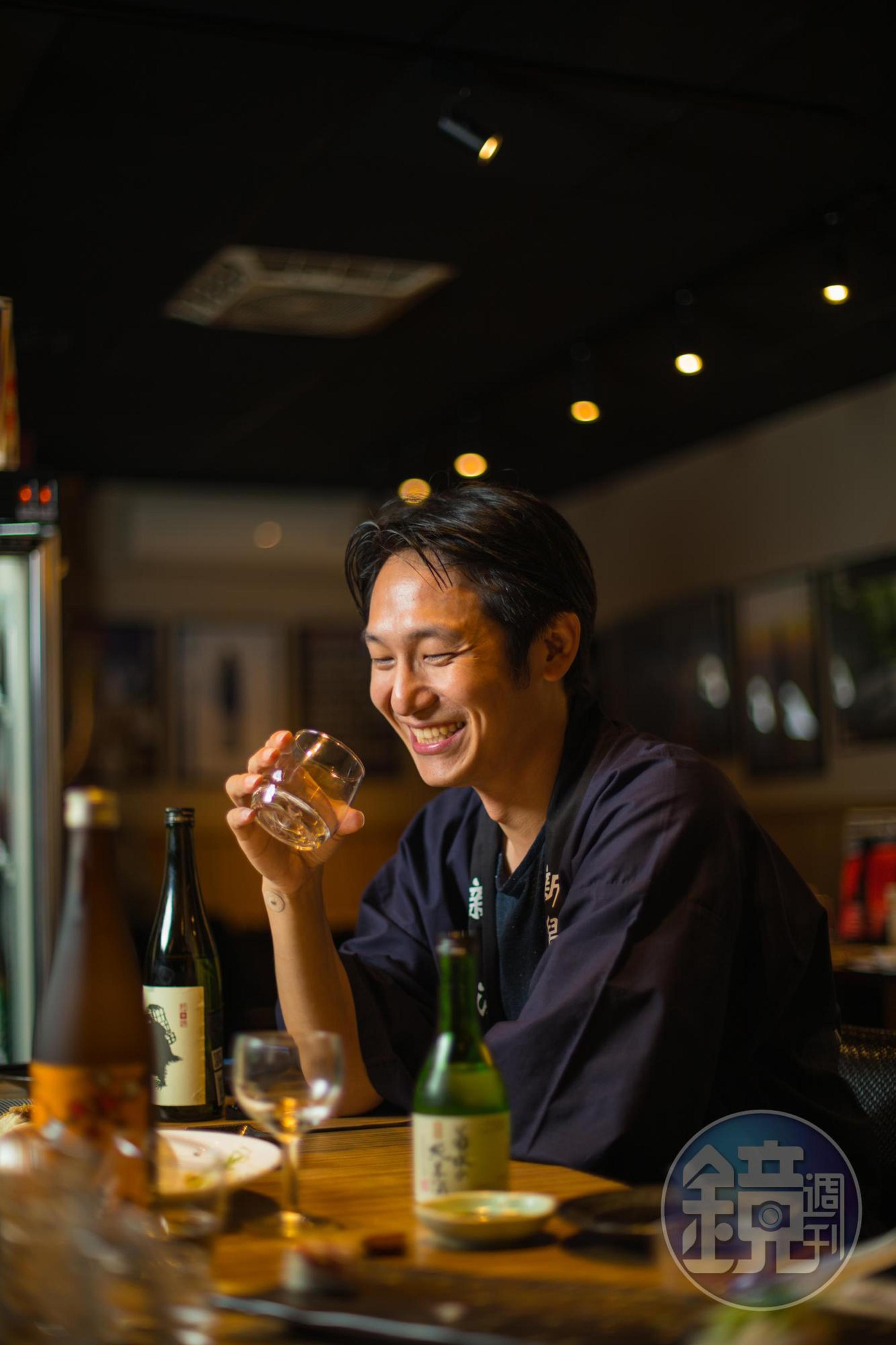 擁有一副鹽系臉孔的楊凱程(Kenny),是引進新潟日本酒的重要推手。