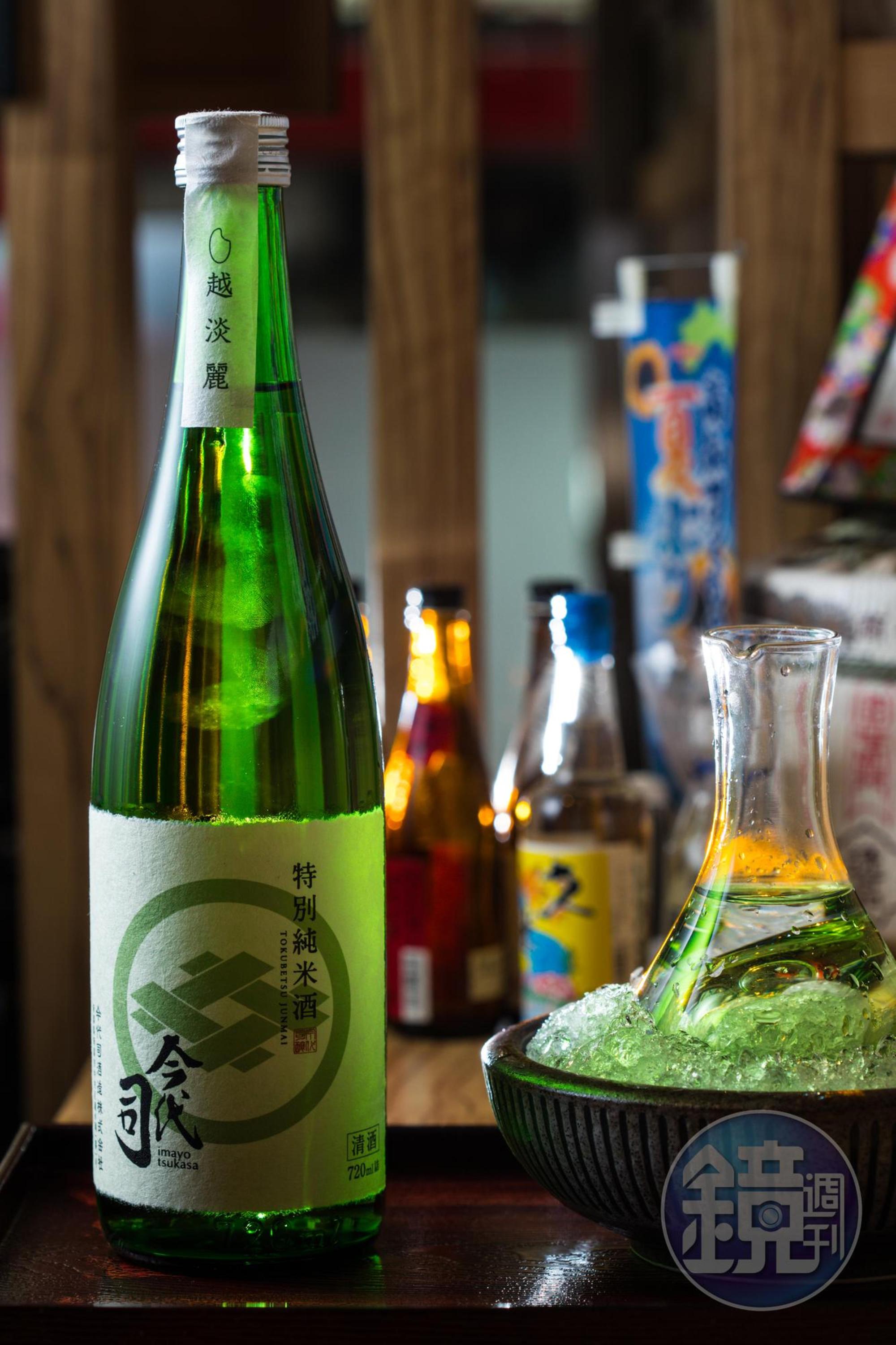 採用「越淡麗」品種釀成的「今代司 特別純米酒」,兼具親本「五百萬石」的米香和「山田錦」的花果香。(1,200元/720ml,酒藝)