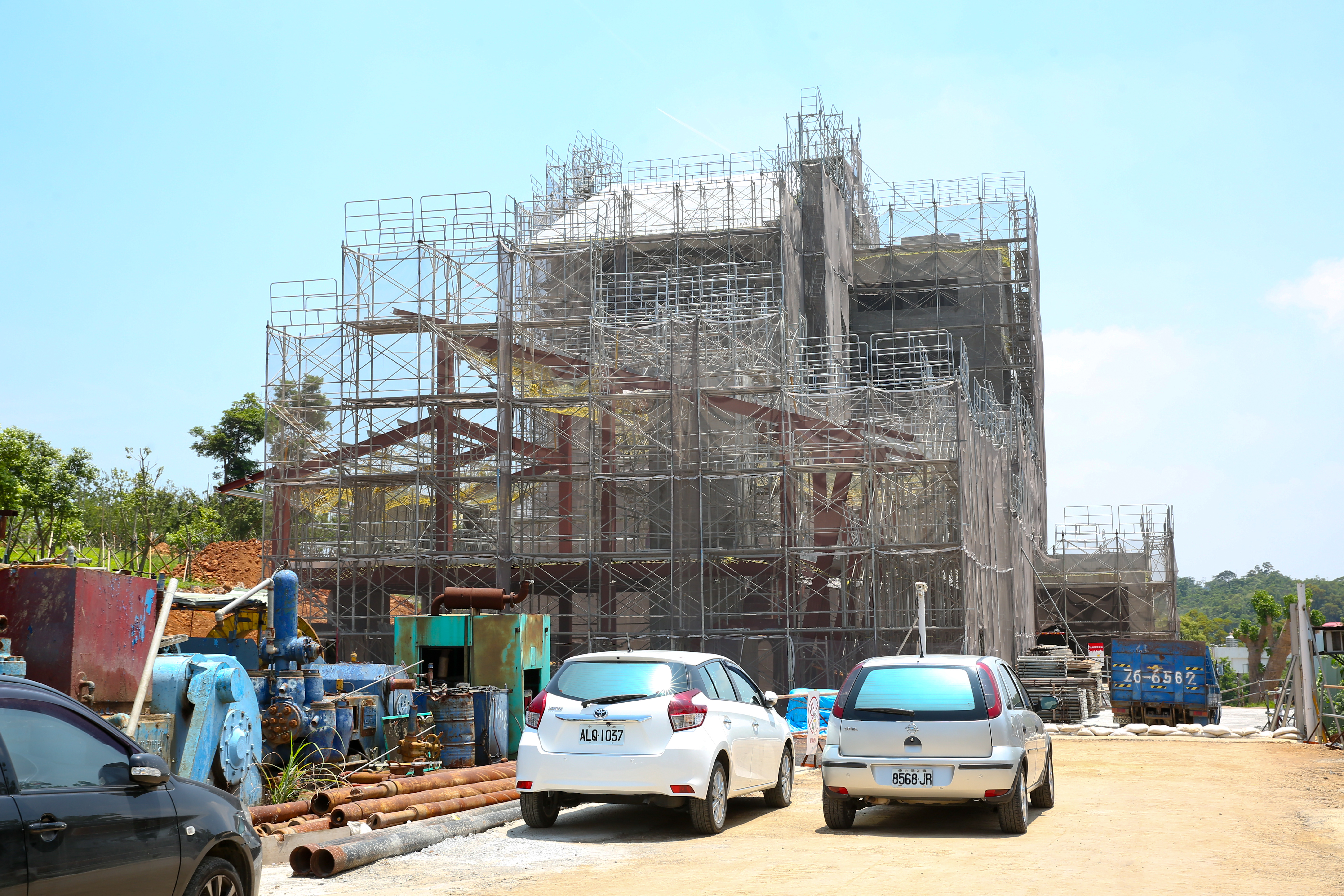 為圓夢，蔡其建每週花3天親自去金達摩茶文化會館監工。