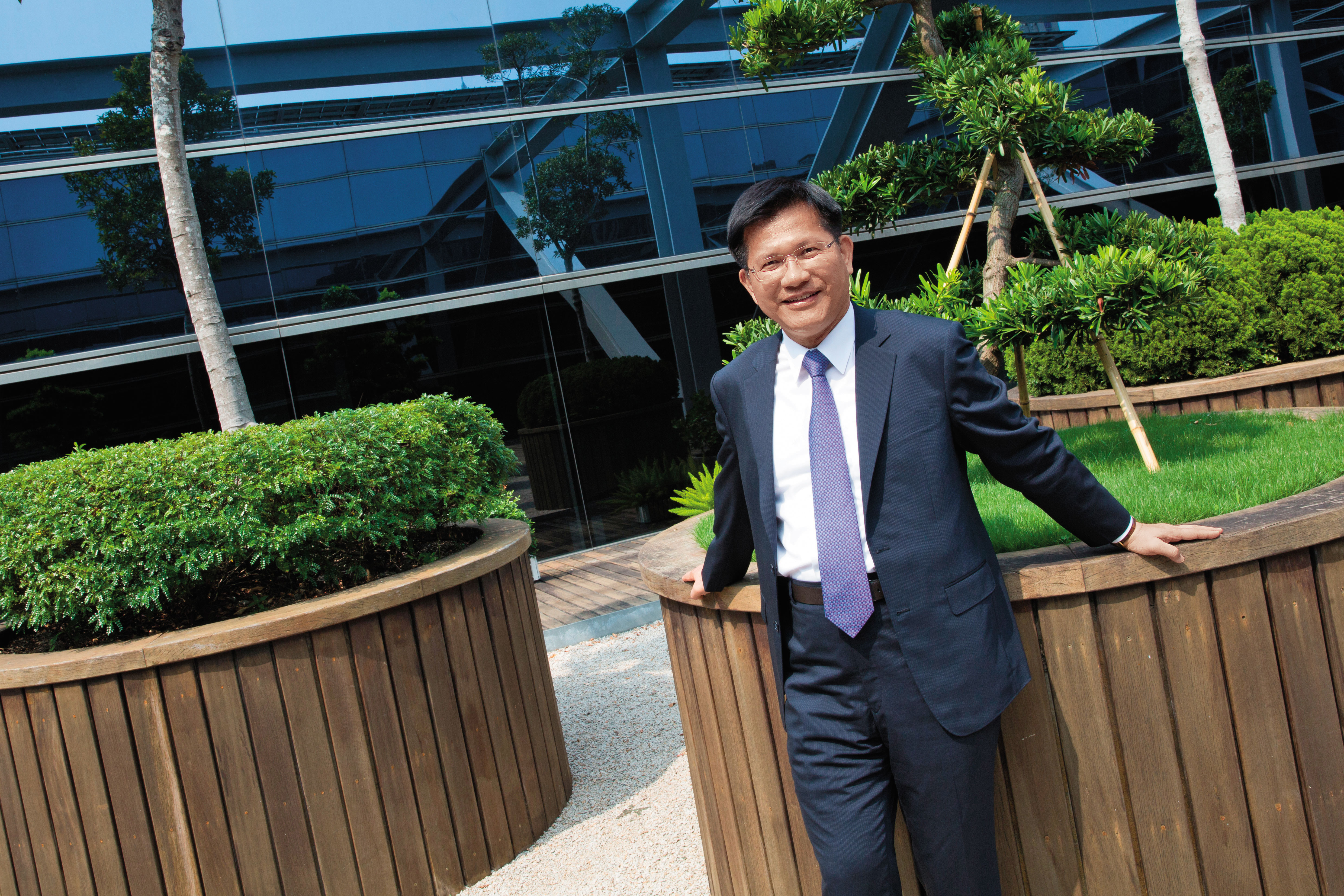 扎根台中10年選上市長，讓林佳龍獲得「十年磨一劍」的政治勳章。