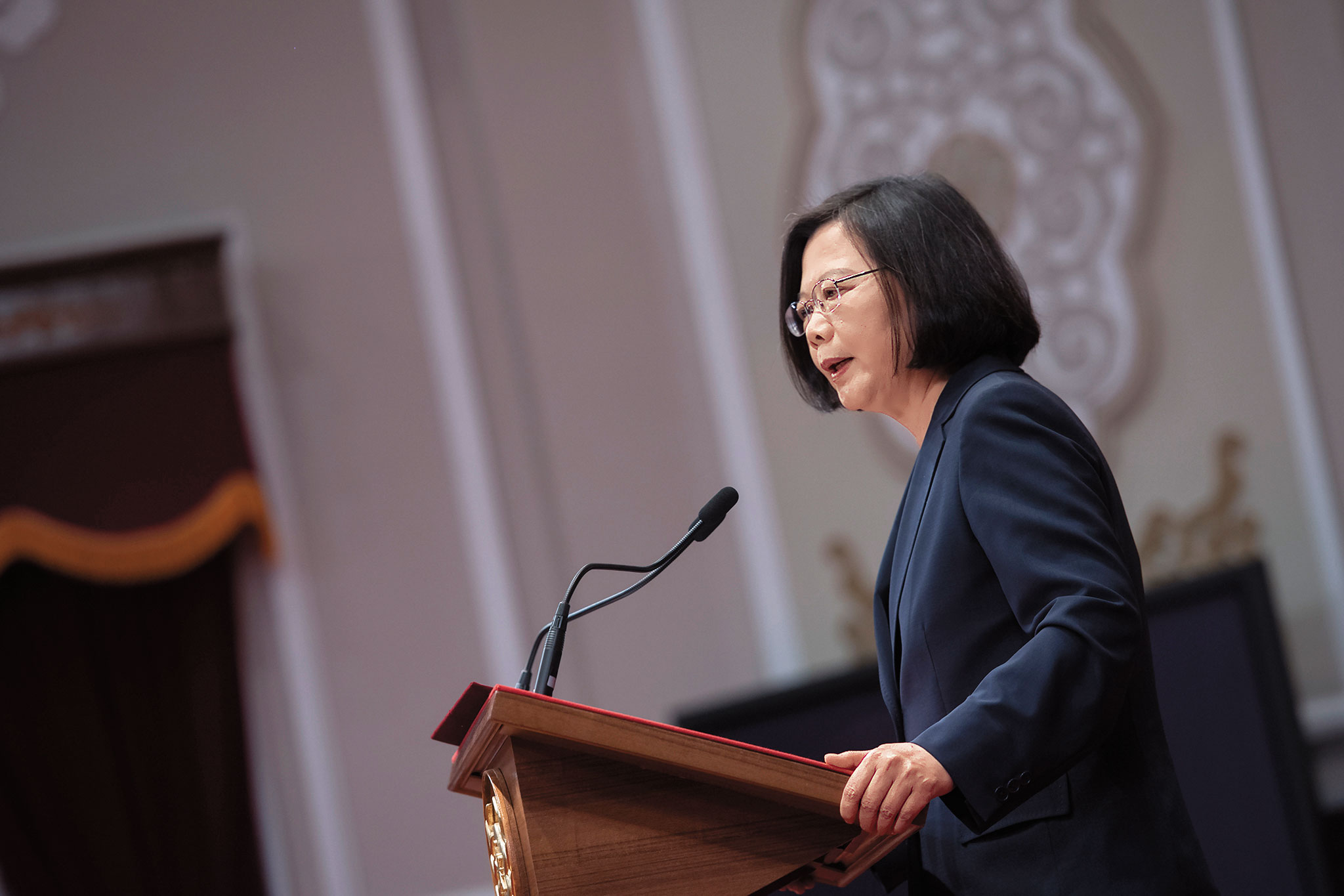 針對中共一系列軟硬統戰手法，蔡政府採取強硬措施回應。（總統府提供）