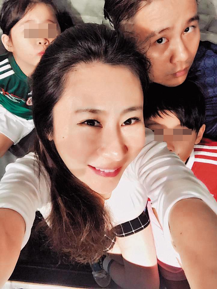 安晨妤與老公張劭緯結婚將近11年,育有1對子女,外界都以為他們非常幸福。(翻攝自張紹緯臉書)