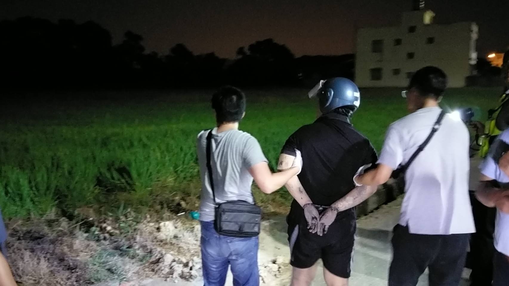 范嫌被捕後言詞閃爍，更不交代凶刀下落。（翻攝畫面）