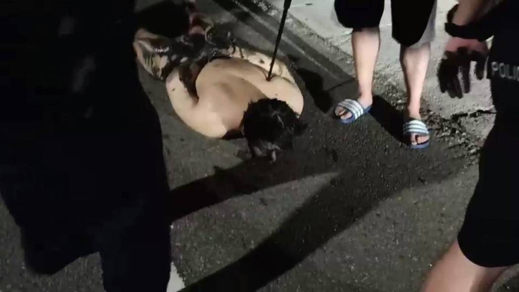 范嫌因精神問題而失業多年，近期卻不再服用精神藥物。（翻攝畫面）