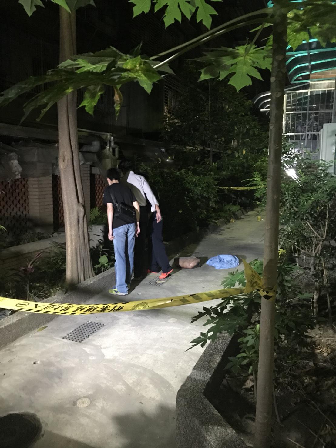 死者的左大腿在棄屍現場附近被找到,警方正擴大搜尋最後的臟器。(翻攝畫面)