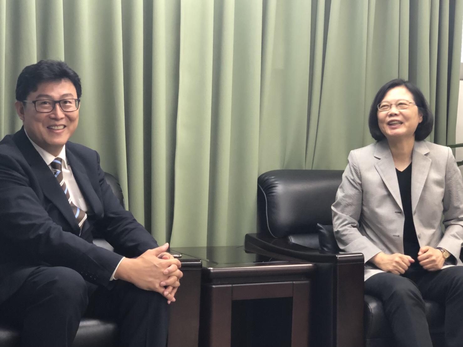 蔡英文今中執會後與姚文智會面。（姚文智辦公室提供）
