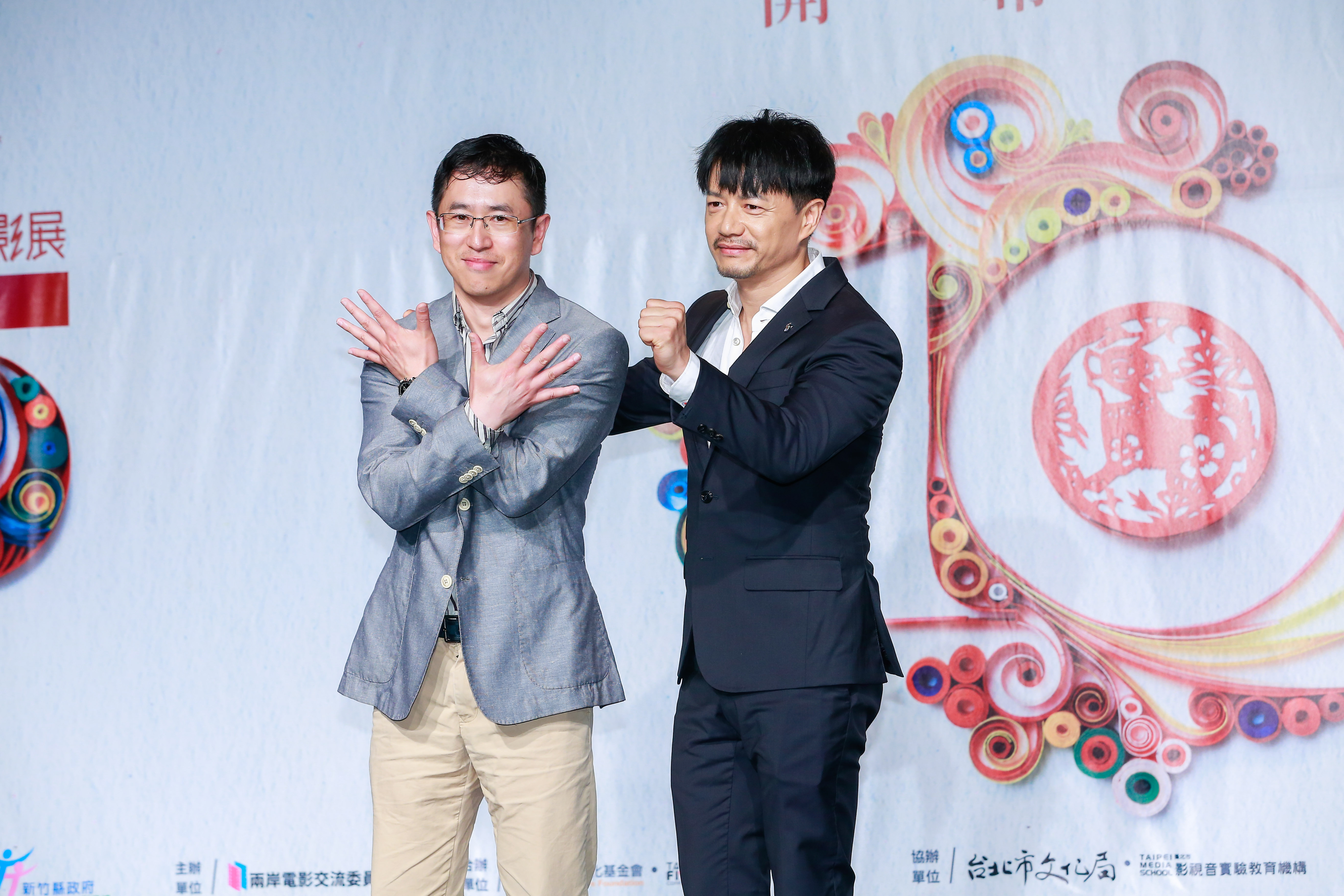 有2個國際A級影展影帝頭銜的段奕宏（右）首度來台，導演董越誇讚段奕宏總能為戲帶來意想不到的衝擊力。