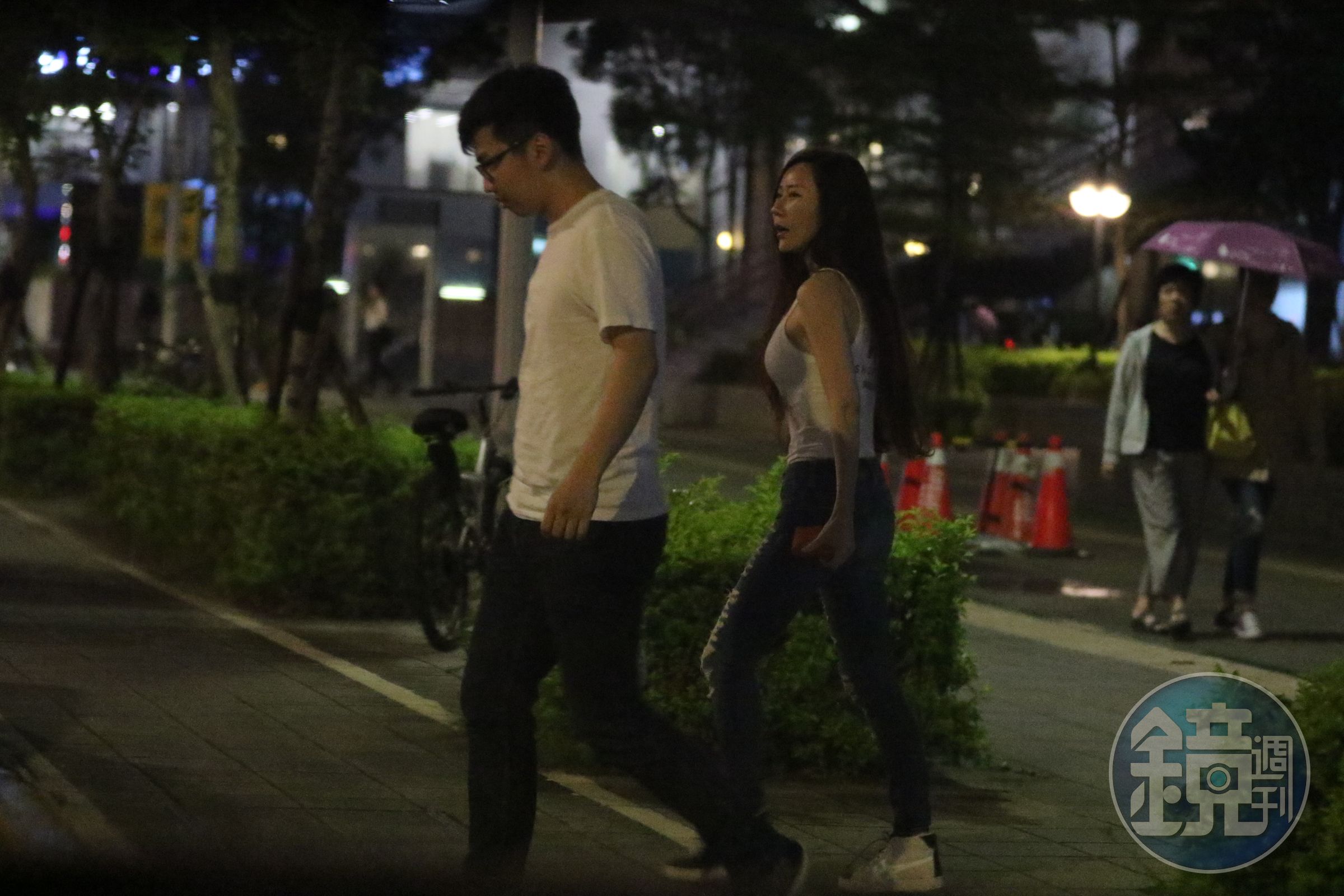 安晨妤傳出不僅跟羽球教練，跟本刊拍到的司機「白賓男」凱文也有染過一段。