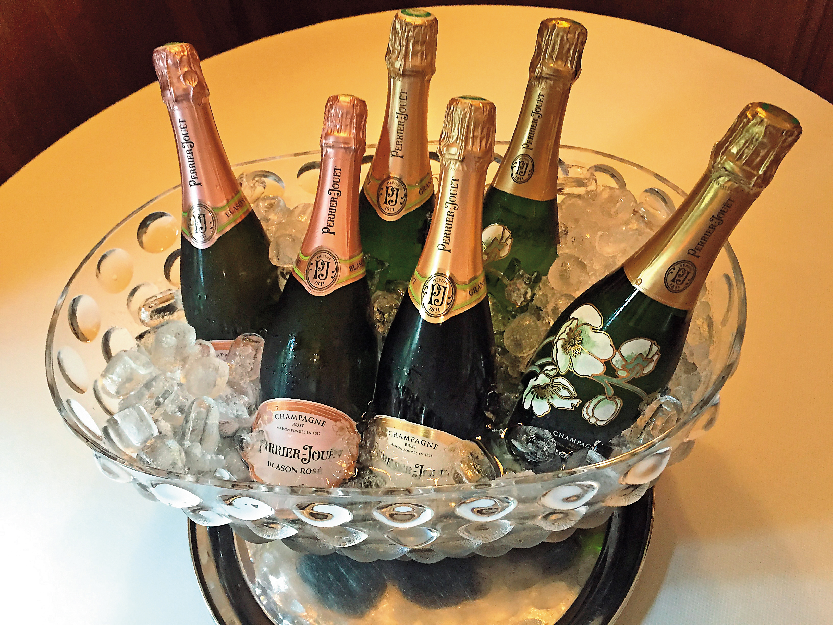 香檳又稱為「勝利之酒」，通常出現在慶祝或祈許勝利的場合。