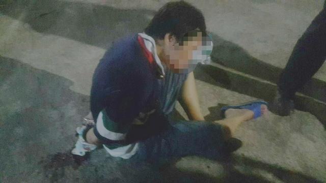 警方獲報,將涉嫌縱火的鍾嫌當場逮捕。(警方提供)