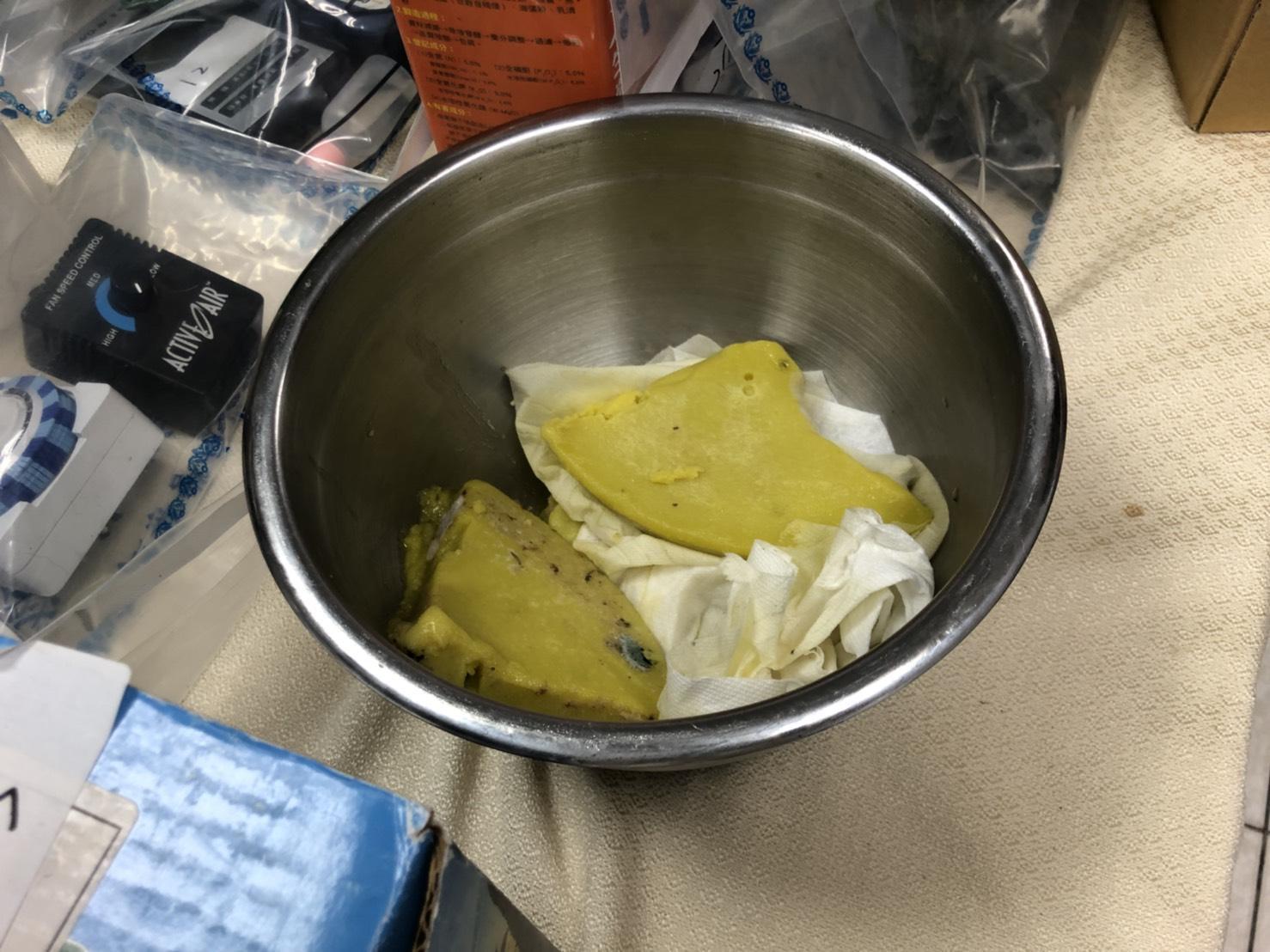 「幼教毒師」凱爾自製並宣稱「比較不傷肺」的大麻奶油。（警方提供）