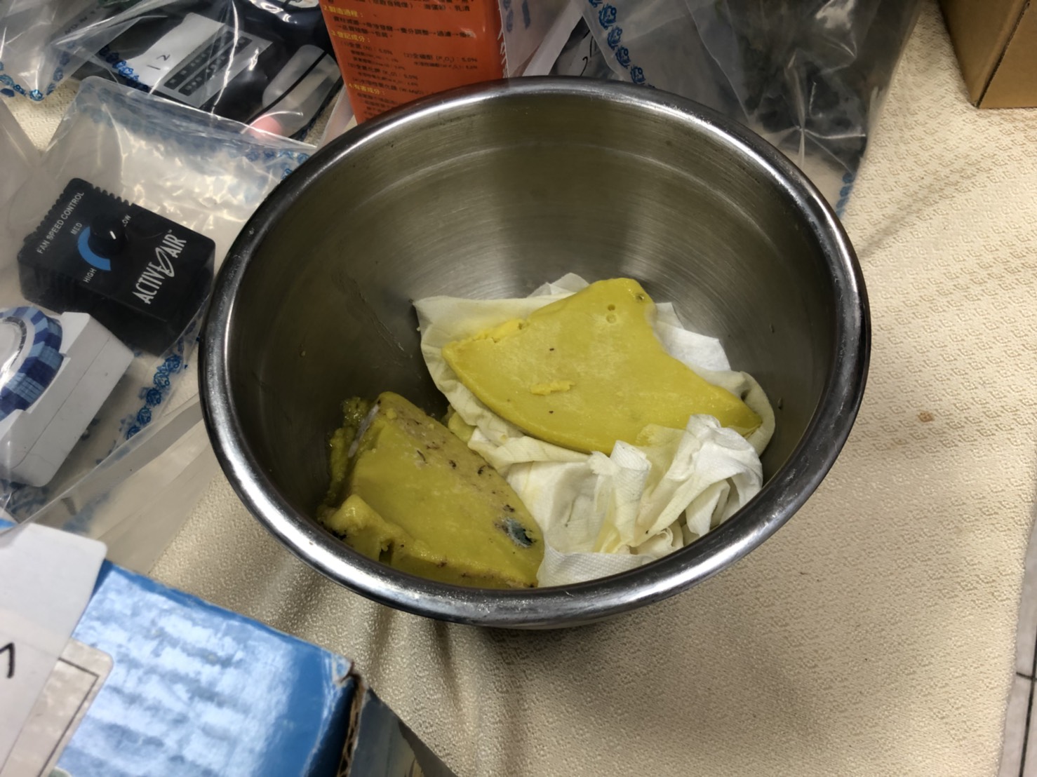 「幼教毒師」凱爾自製並宣稱「比較不傷肺」的大麻奶油。（警方提供）