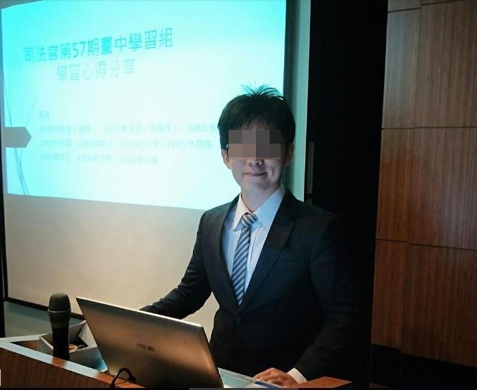 一位自稱正在接受司法官訓練的網友,回覆PTT徵友文。(取自網路)