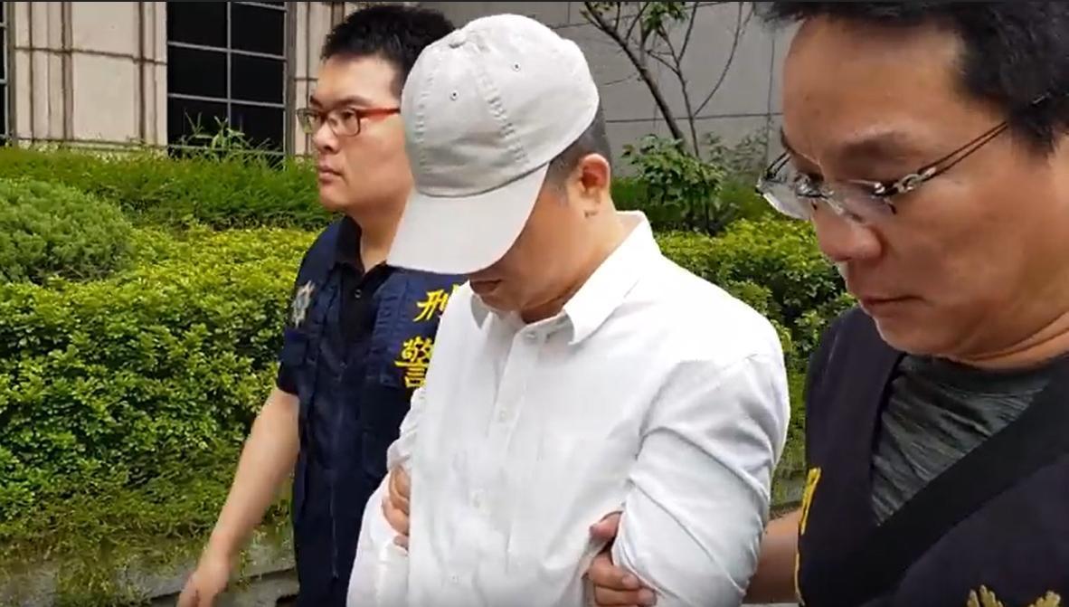 警方移送恐嚇取財的竹聯幫唐姓幹部。（刑事局提供）