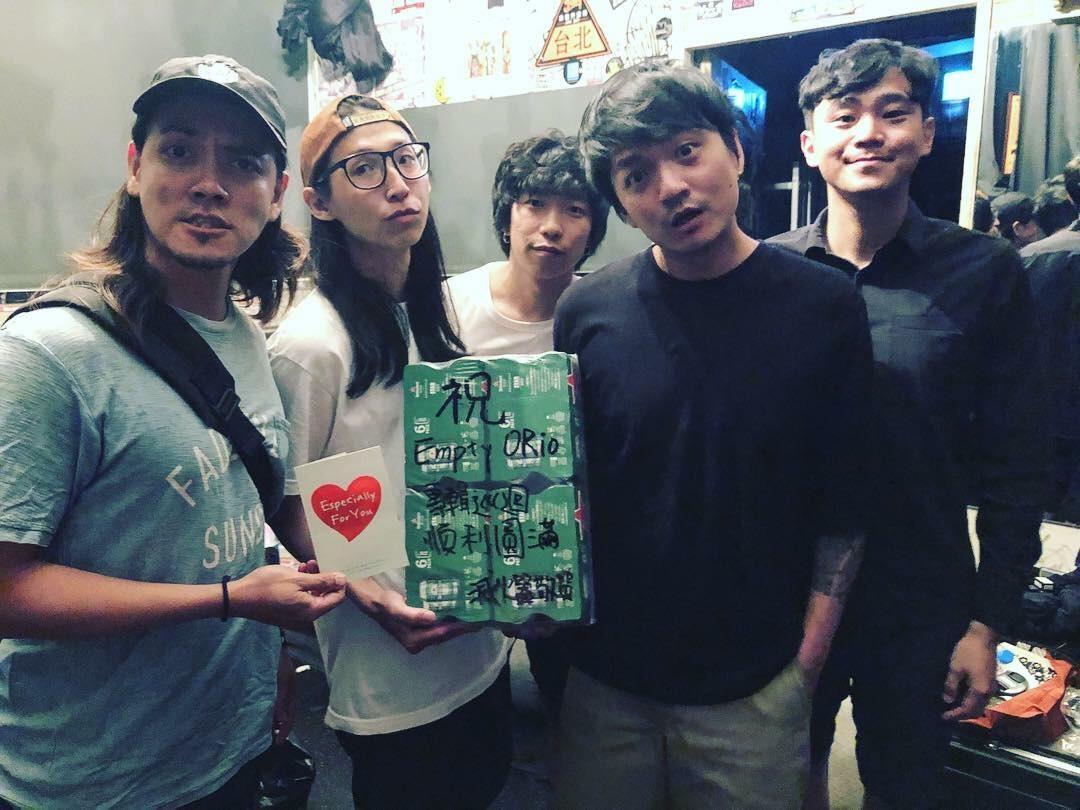 滅火器所寫的〈長途夜車〉，點名給在世界各地為夢想奮戰不懈的台灣人。（翻攝自滅火器臉書）