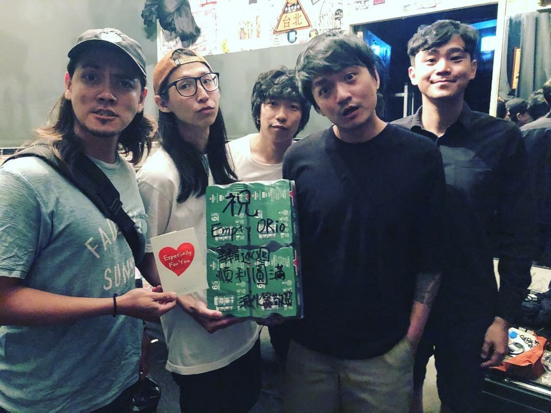 滅火器所寫的〈長途夜車〉，點名給在世界各地為夢想奮戰不懈的台灣人。（翻攝自滅火器臉書）