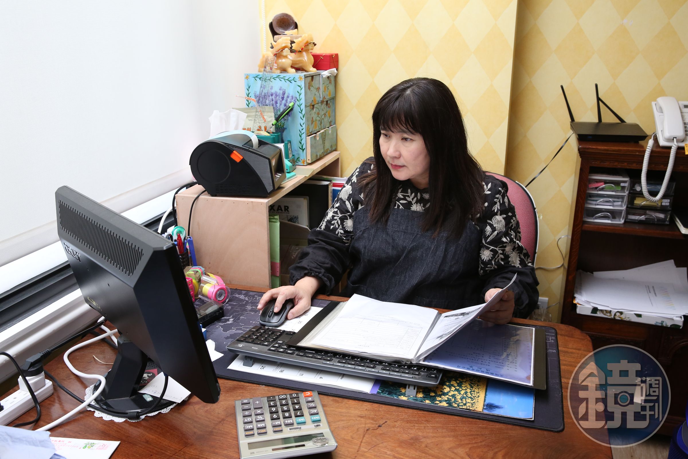 為了順利報關，必須交出清單詳載每一件貨品，也讓張曉雯後續銷貨管理一目了然。