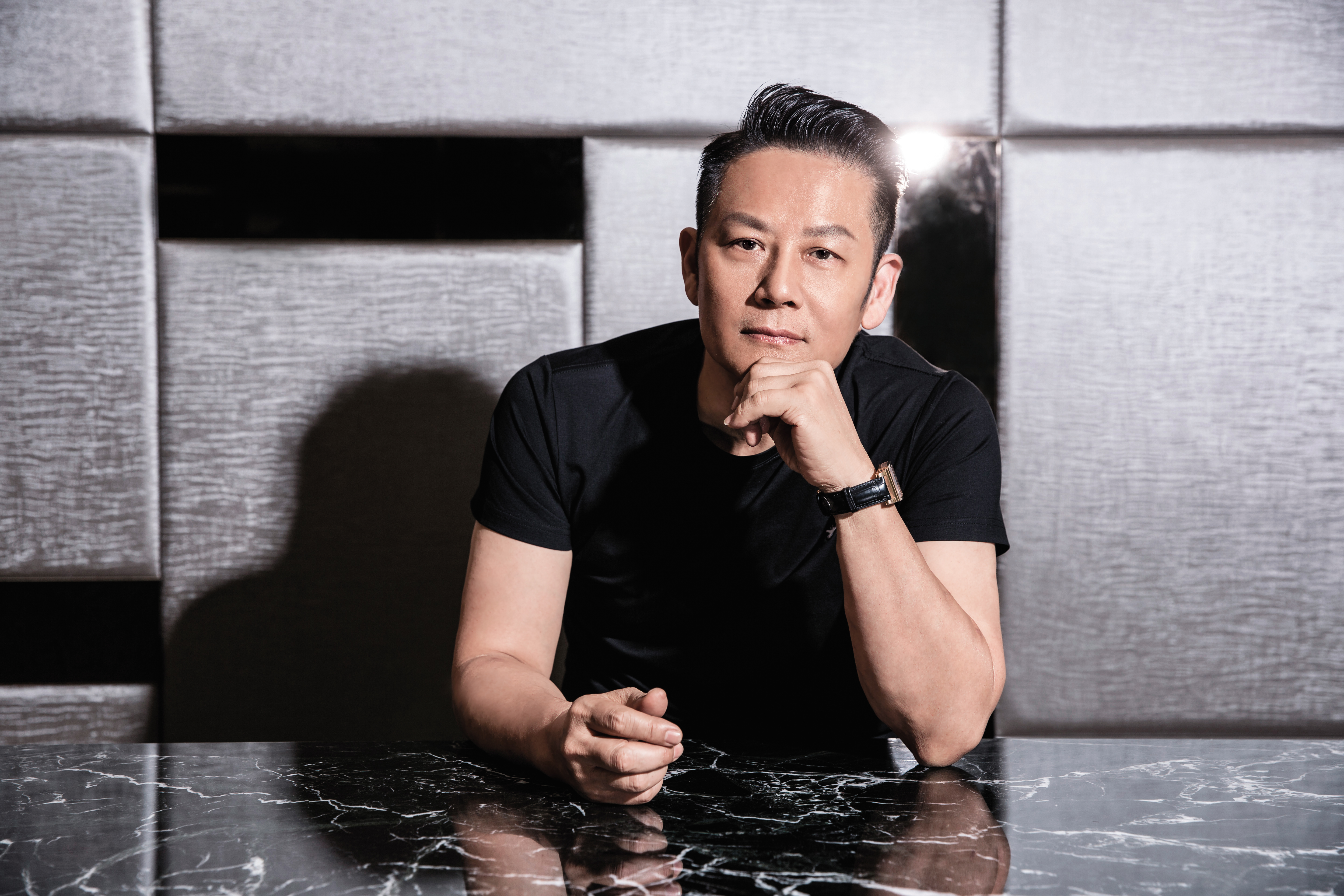 因為常在節目裡扮黑臉，讓徐乃麟平常講話都過度用力。人家常常問他：「乃哥你不高興？」但徐乃麟說這當中誤會大了。