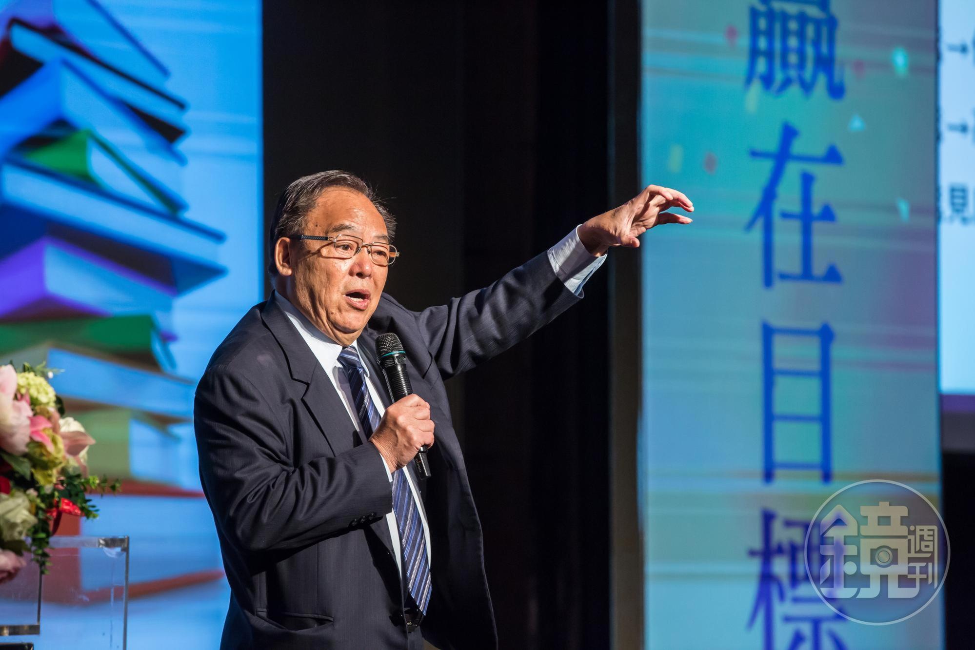 曼都集團創辦人賴孝義只有小學畢業，靠著精擅手藝與努力不懈，帶領集團穩居國內美髮業龍頭。