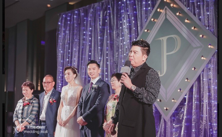 曾國城（右）替劉雨柔證婚，希望小倆口好好珍惜彼此。（永恆婚顧提供）