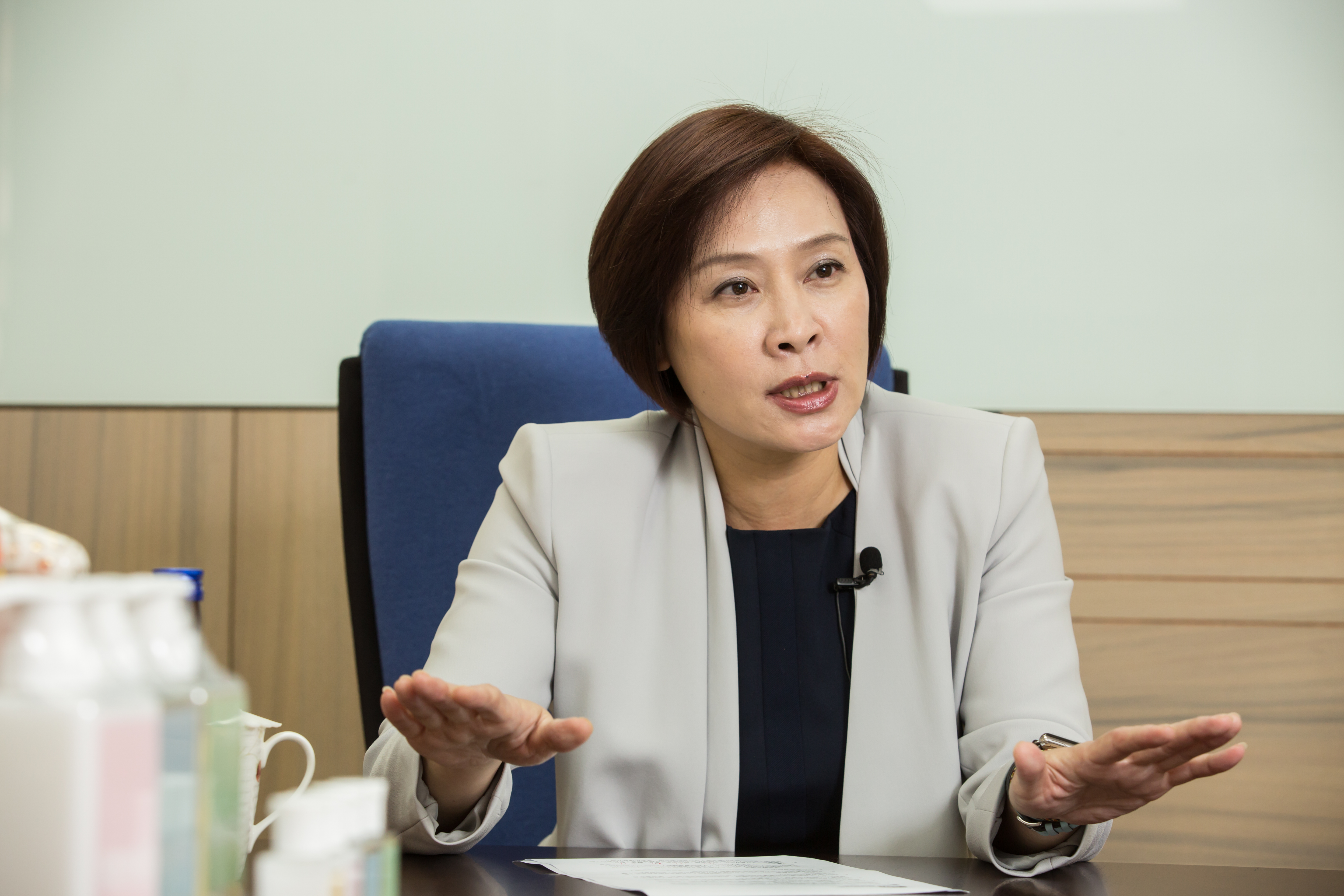 賴淑芬在父親身上學到許多企業管理之道，曼都創美髮界先例讓員工入股，秉持共好精神，營造齊心奮鬥環境。