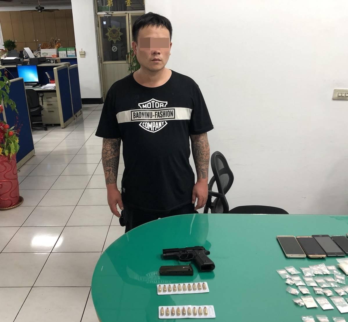 洪姓男子涉及多起開槍案件，早在5月初曾被警方逮捕，卻又被交保放出來趴趴走。（警方提供）