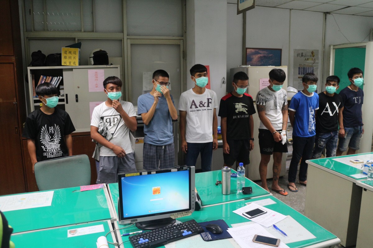 王男為首的這幫人，因為跑錯地方誤認仇家殺錯人，公親變事主，屏檢收押6人10人交保。（警方提供）