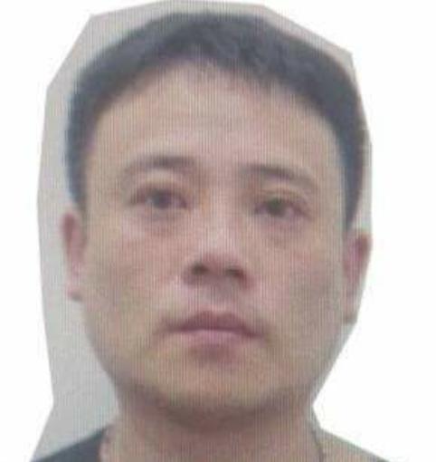 誤殺海陸兵的嫌犯洪偉智目前逃亡中,警方呼籲民眾能夠協尋通報,因為洪嫌擁槍自重相當危險。(警方提供)