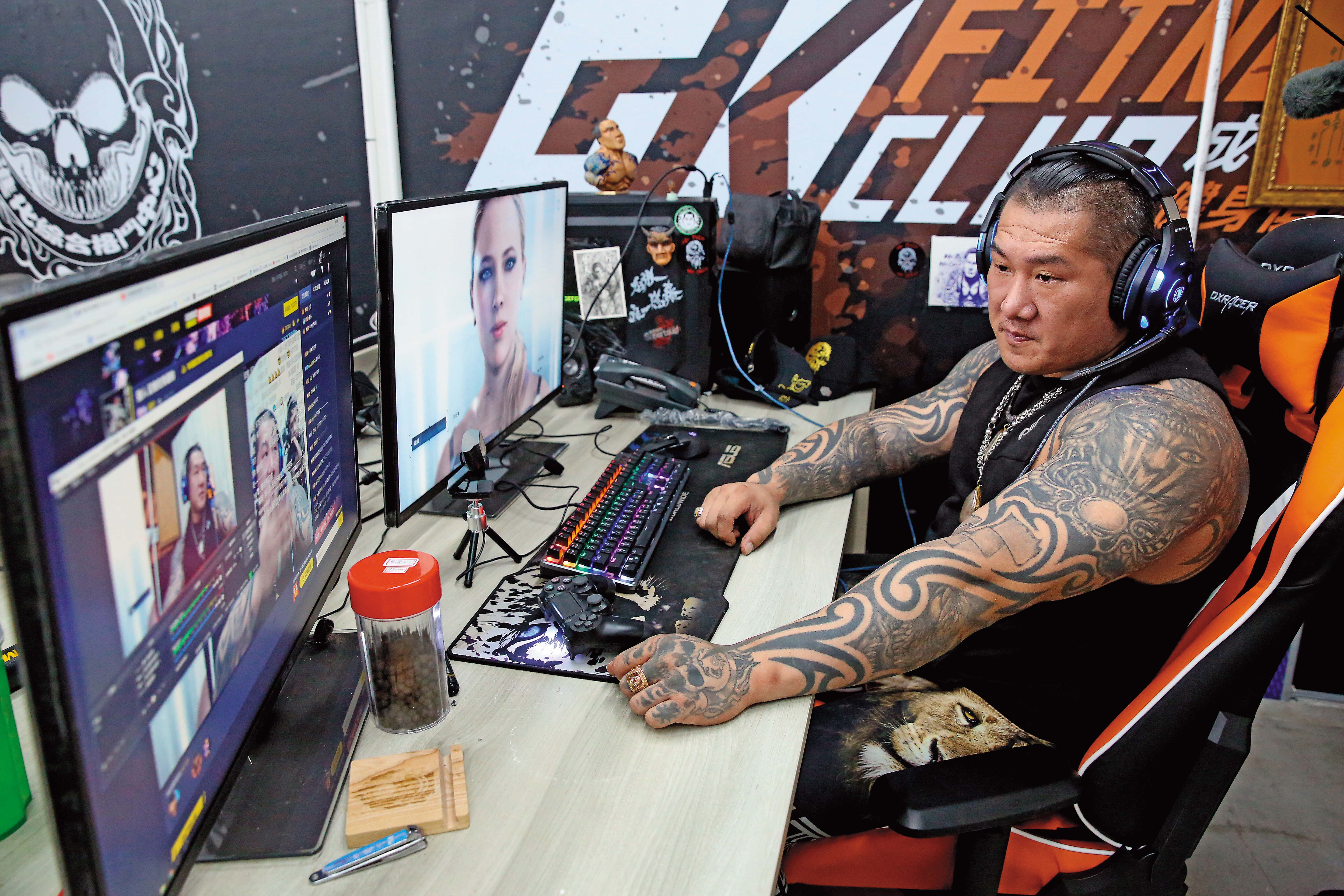 館長陳之漢每天都會透過直播與網友分享格鬥技巧，並針砭時事，引起不少網友回響。