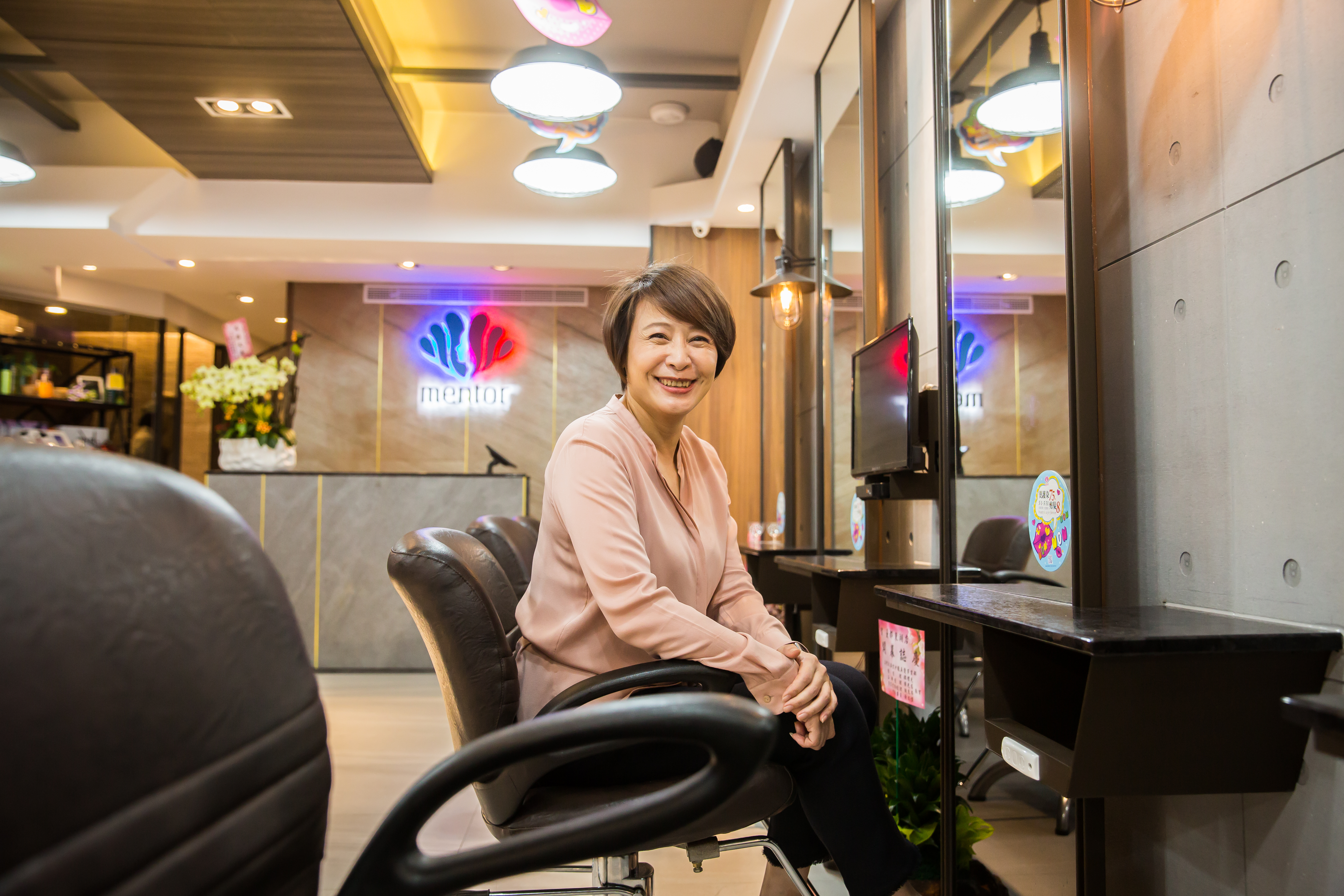 賴淑芬帶領曼都集團從美髮本業跨入食品、整形業，持續擴張事業版圖。