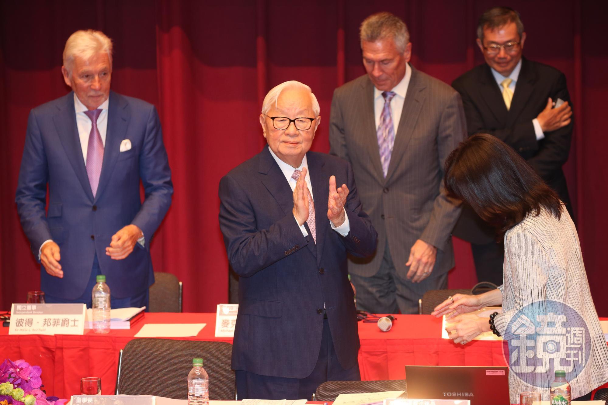 張忠謀退休後第一件事就是要寫自傳下冊。