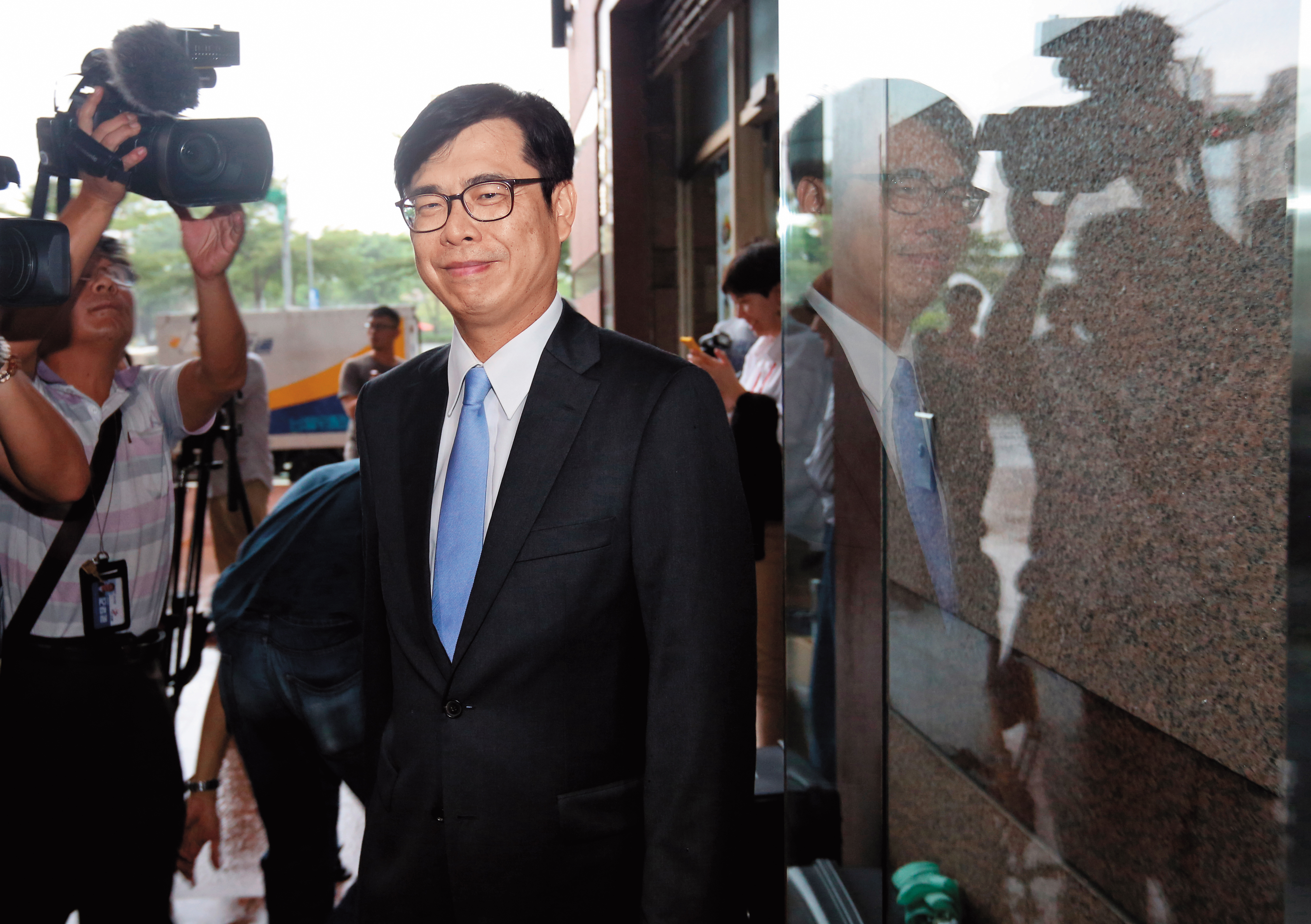 民進黨立委陳其邁獲黨提名參選高雄市長後,民調始終維持在高檔。