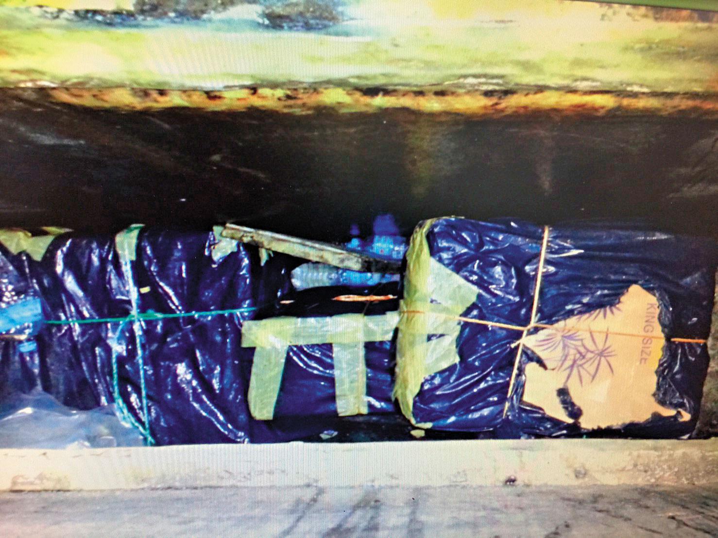 屏東東港私梟集團一員的陳嫌，2013年曾因2度走私香菸遭海巡署查獲。